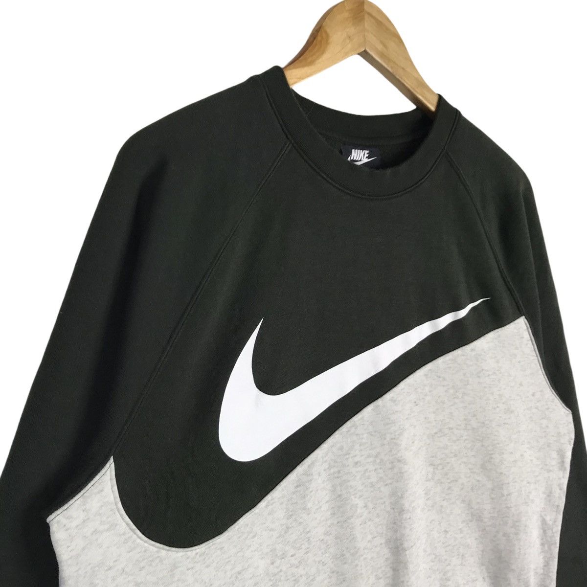 Nike Vintage Y2K Nike Sweatshirt Size US M / EU 48-50 / 2 - 3 Thumbnail
