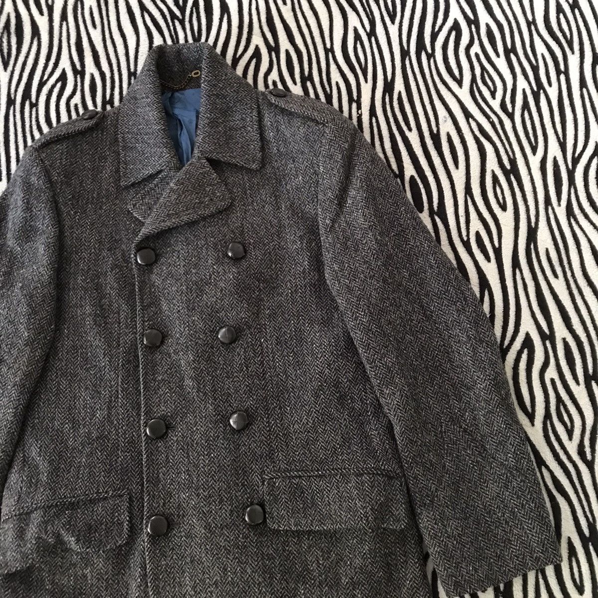 Charles Tyrwhitt Hand woven Harris Tweed 100% Pure Wool made in Hungary Size US S / EU 44-46 / 1 - 6 Thumbnail