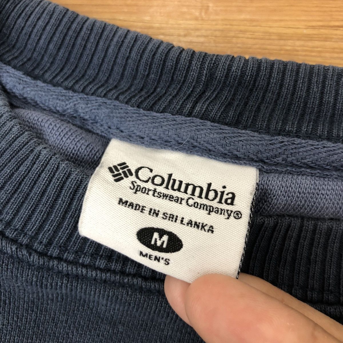 Columbia Vintage COLUMBIA Sweatshirt Navy Colour Pullover Jumper Size US M / EU 48-50 / 2 - 4 Thumbnail