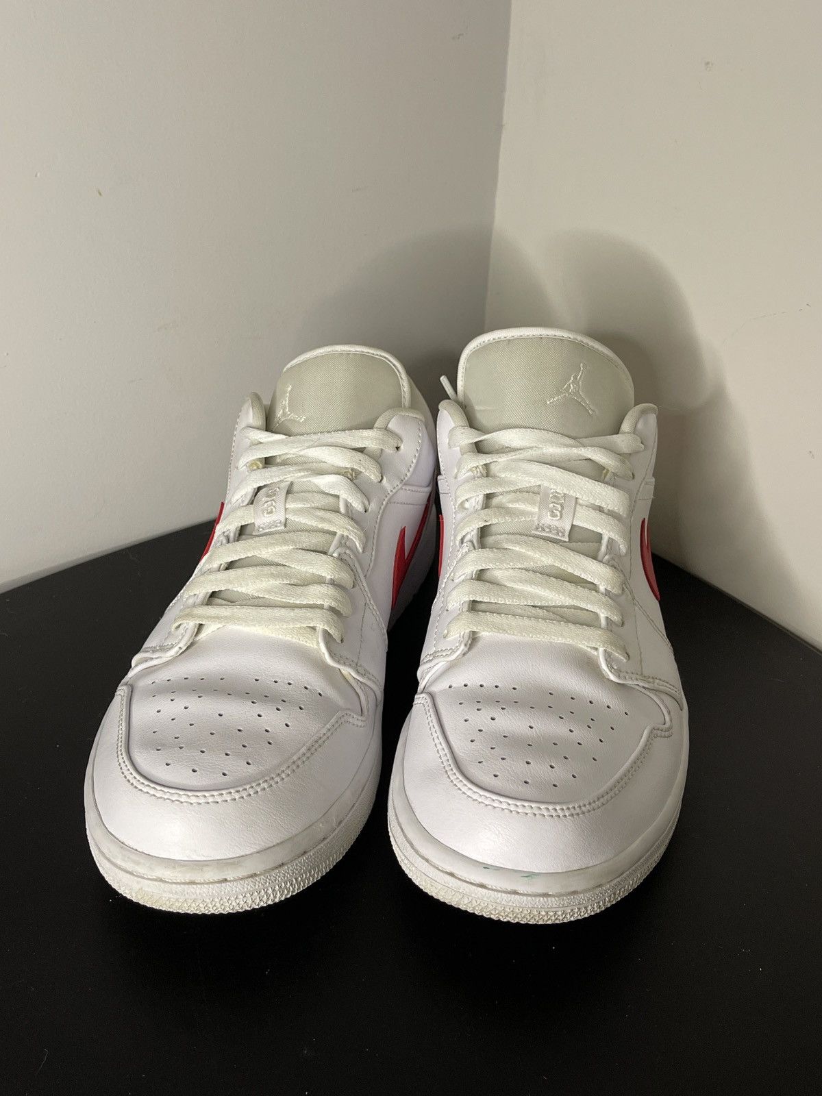 Jordan Brand Jordan 1 LOW Red swoosh Size US 9.5 / EU 42-43 - 3 Thumbnail