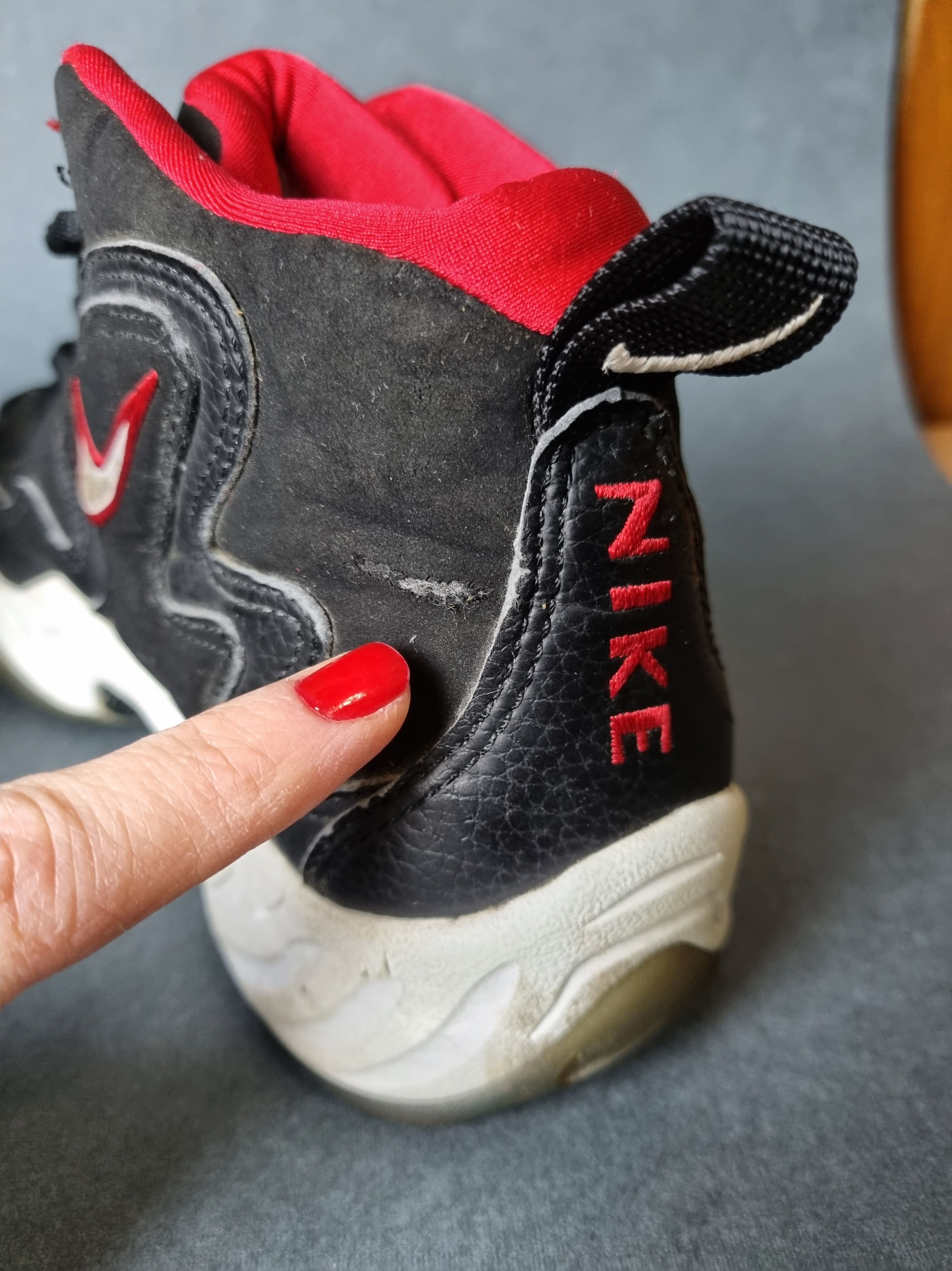 Nike 1997 Nike Air Winged Flight Black / White Varsity Red Size US 8.5 / EU 41-42 - 12 Thumbnail