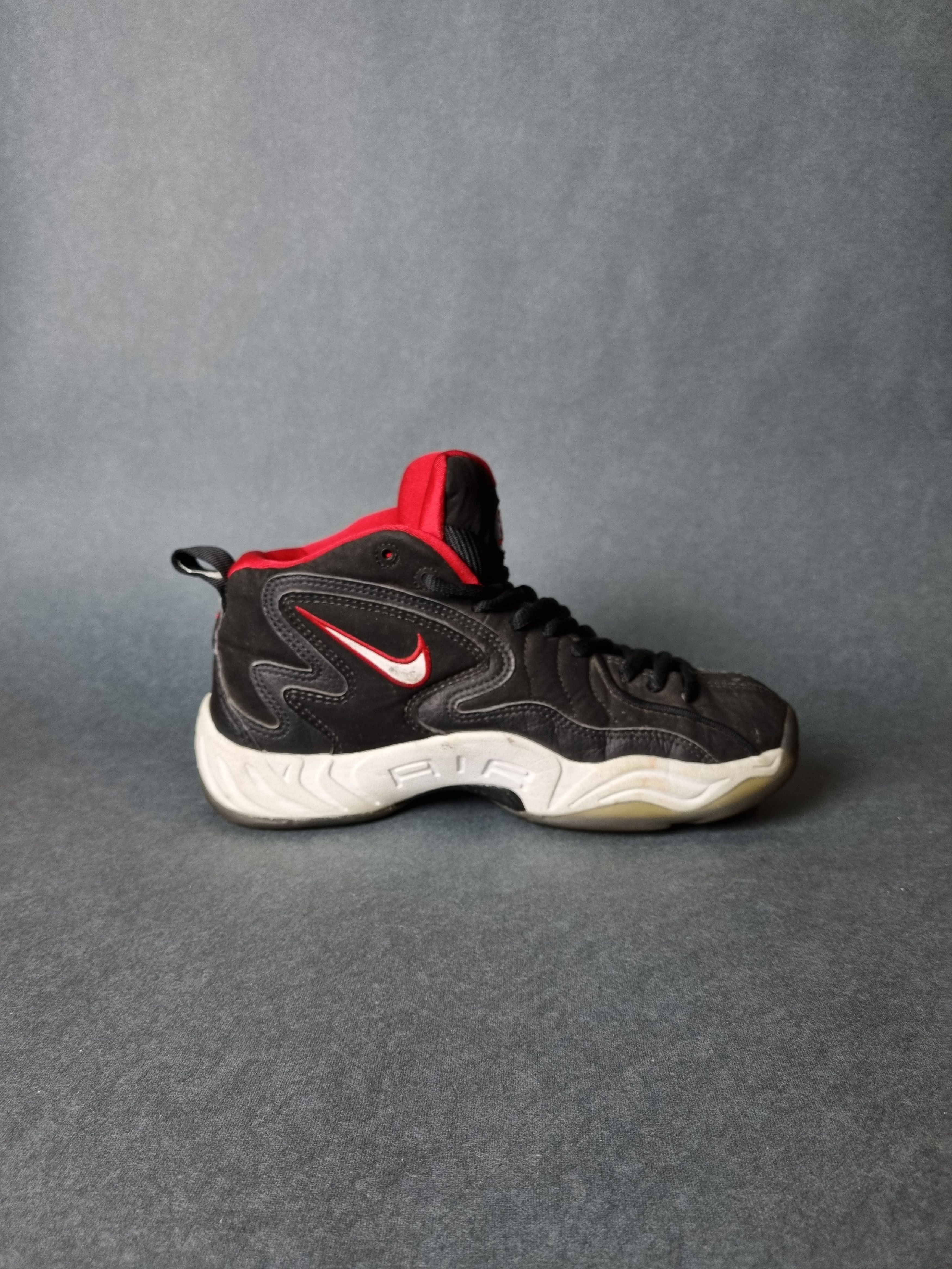 Nike 1997 Nike Air Winged Flight Black / White Varsity Red Size US 8.5 / EU 41-42 - 4 Thumbnail