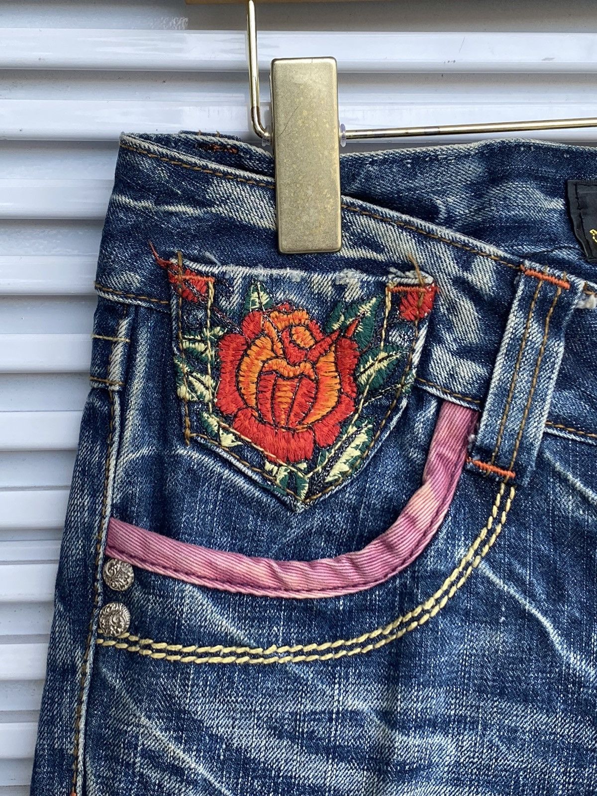 Japanese Brand × Vintage XX Red Pepper Skulls Flowers Embroidered Denim Size US 30 / EU 46 - 7 Thumbnail