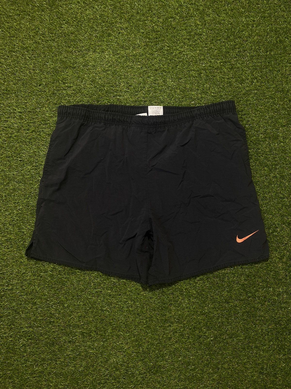 Nike Vintage 90s Nike shorts Sun faded streetwear swoosh size M Size US 32 / EU 48 - 2 Thumbnail