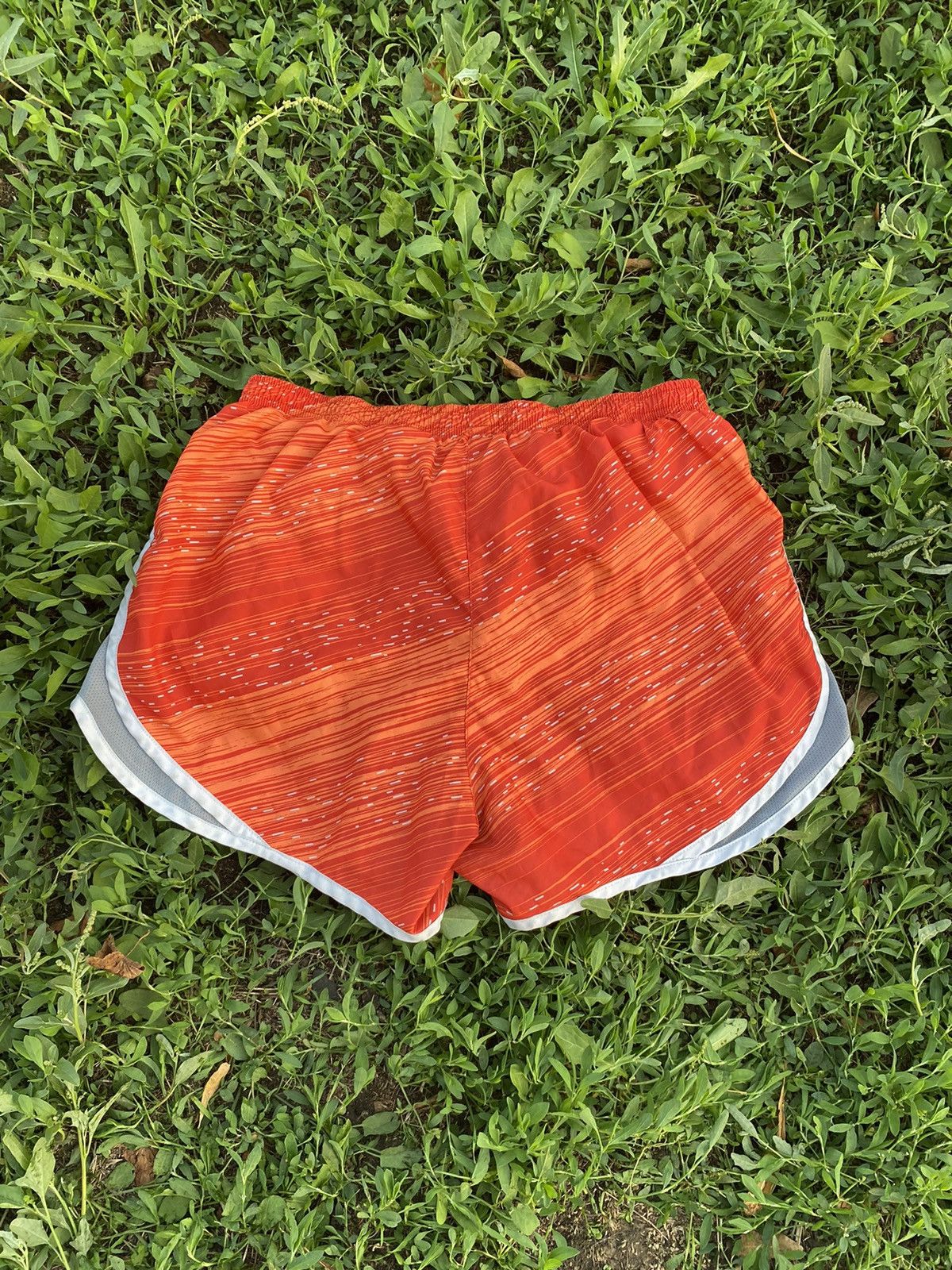 Nike Vintage Nike shorts streetwear swoosh casual y2k size M Size US 32 / EU 48 - 2 Thumbnail