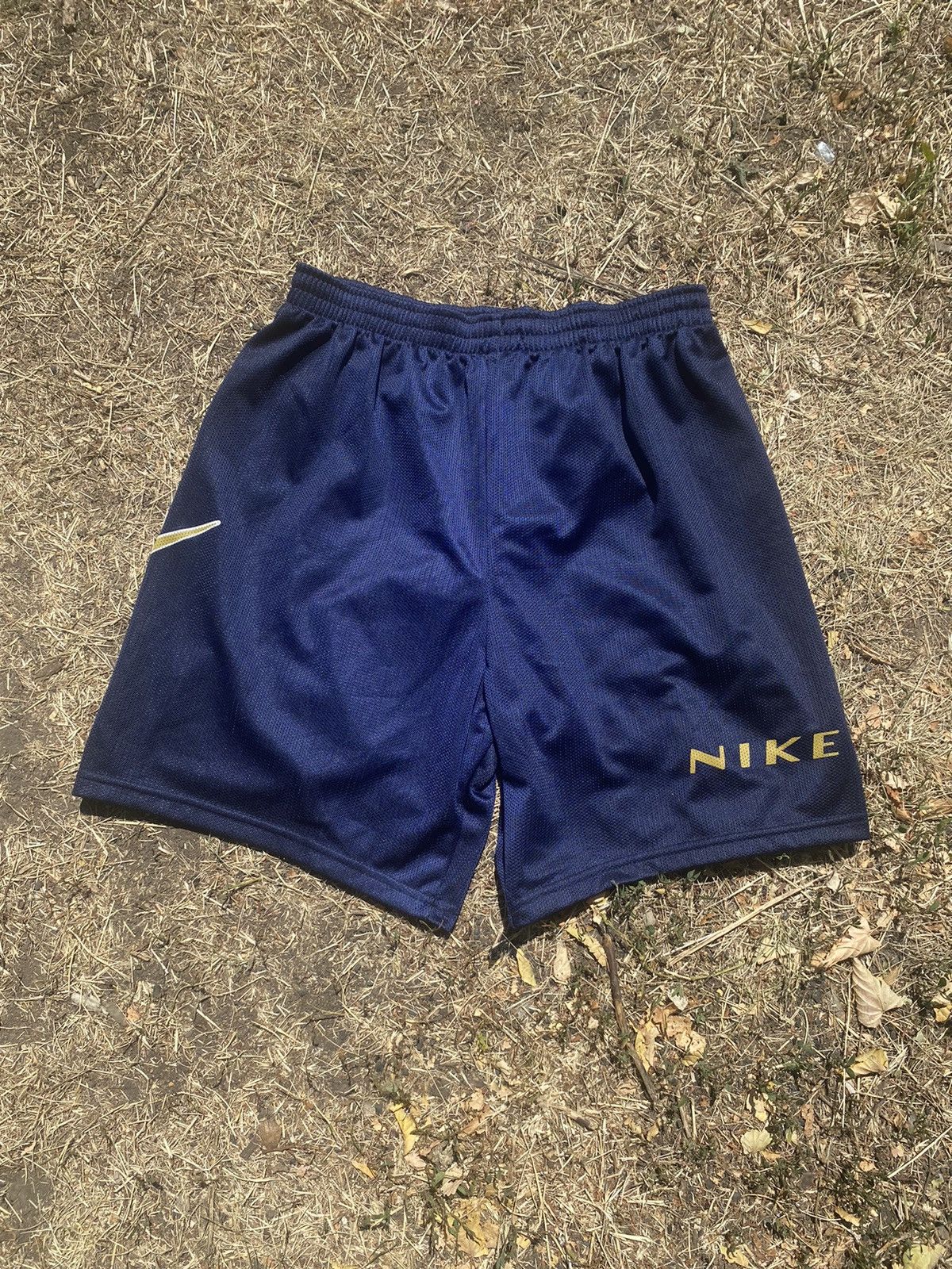 Nike Vintage Nike shorts streetwear swoosh casual y2k size S Size US 30 / EU 46 - 2 Thumbnail