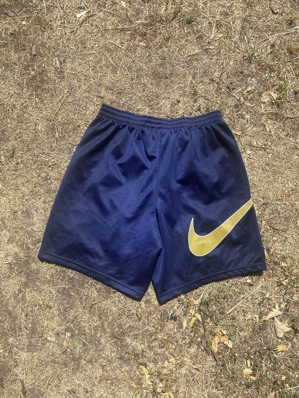 Nike Vintage Nike shorts streetwear swoosh casual y2k size S Size US 30 / EU 46 - 3 Thumbnail