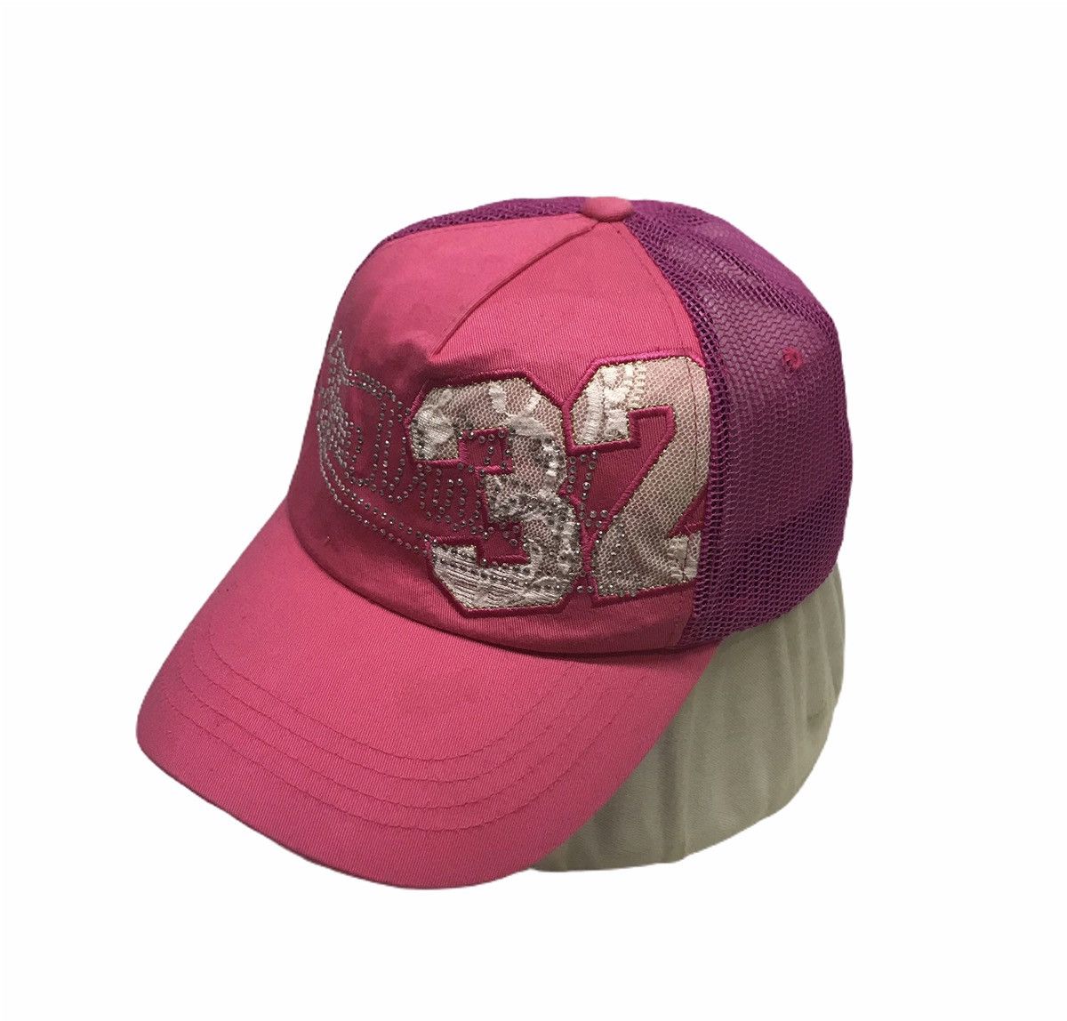 Pink glitter von dutch hat deals