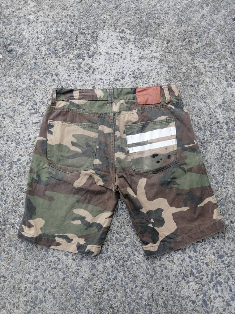 Designer × Japanese Brand Momotaro Camo Short Pants Size US 32 / EU 48 - 1 Thumbnail