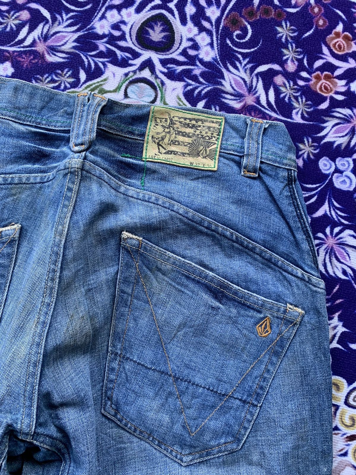 Volcom Vintage Volcom Distressed Denim Size US 33 - 13 Thumbnail