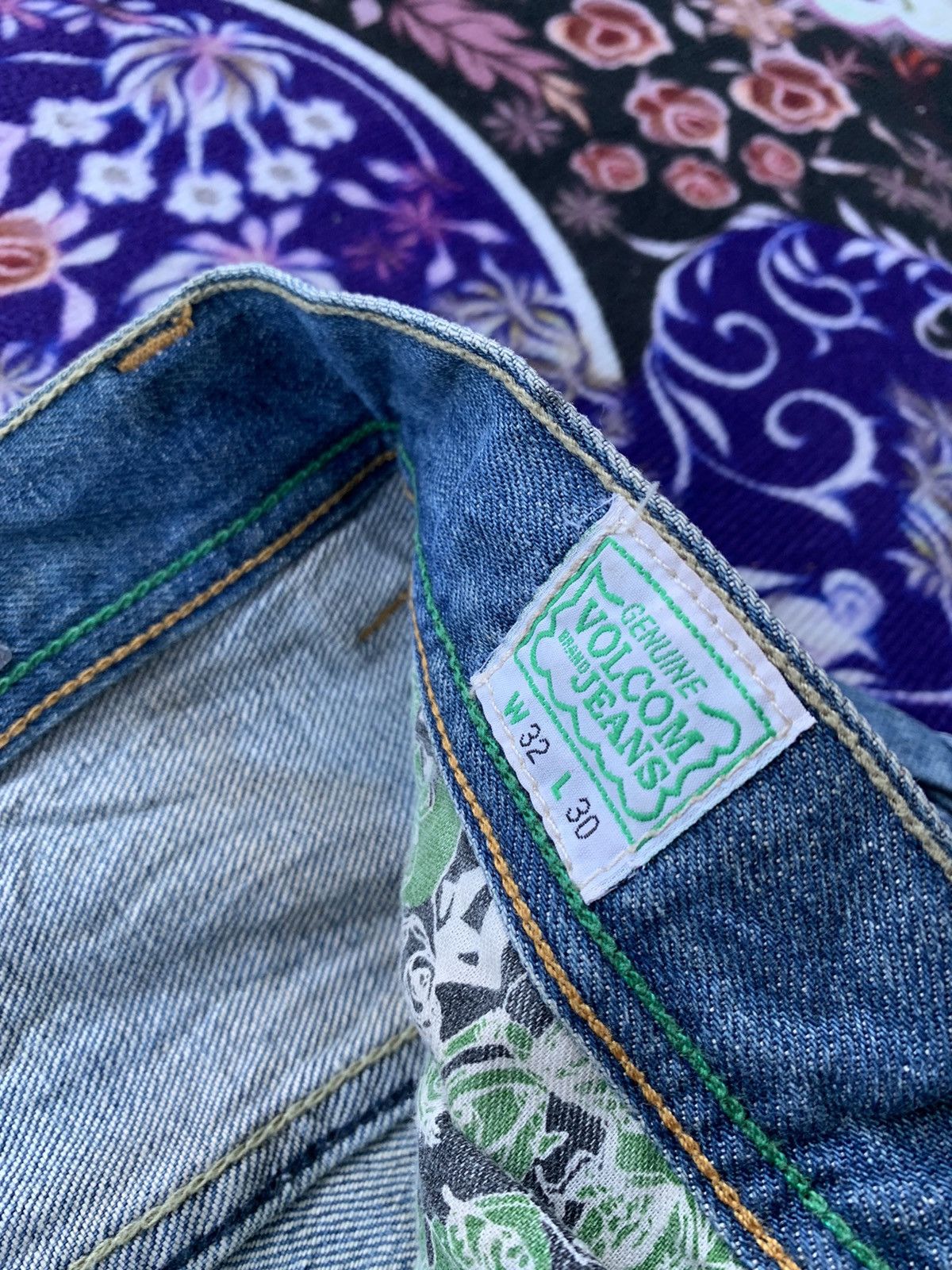 Volcom Vintage Volcom Distressed Denim Size US 33 - 7 Thumbnail