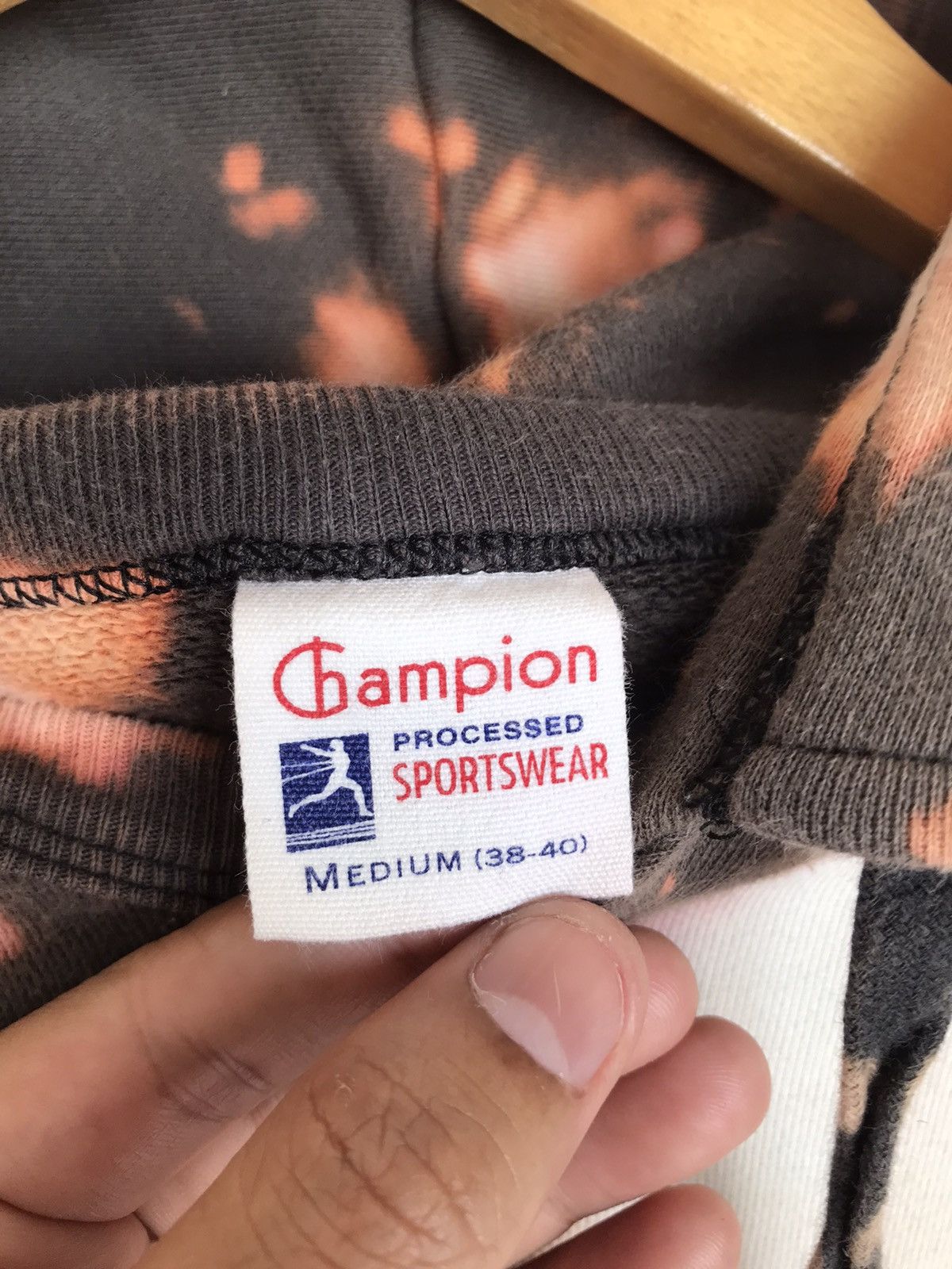 Champion Vintage champion university hoodie bleach tie dye Size US M / EU 48-50 / 2 - 3 Thumbnail
