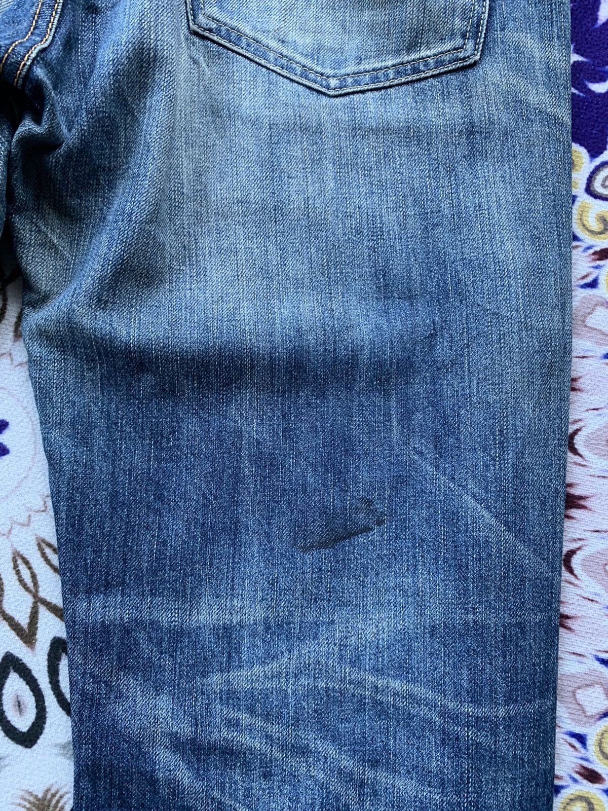 Uniqlo Uniqlo Faded Wash Denim Size US 34 / EU 50 - 8 Thumbnail