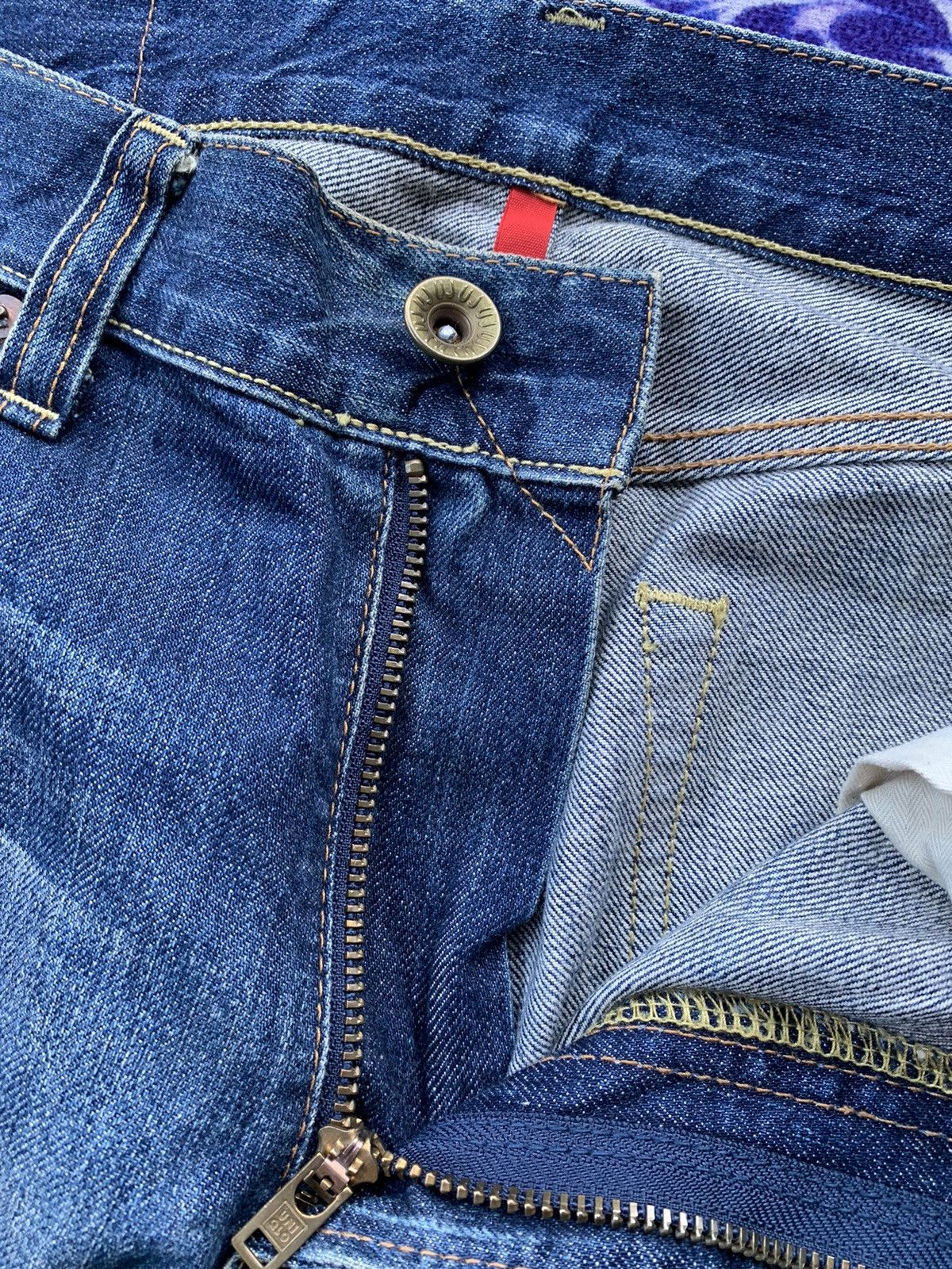 Uniqlo Uniqlo Faded Wash Denim Size US 34 / EU 50 - 3 Thumbnail