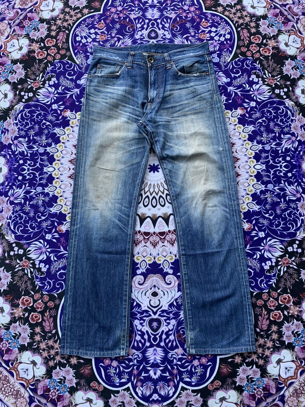 Uniqlo Uniqlo Faded Wash Denim Size US 34 / EU 50 - 1 Thumbnail