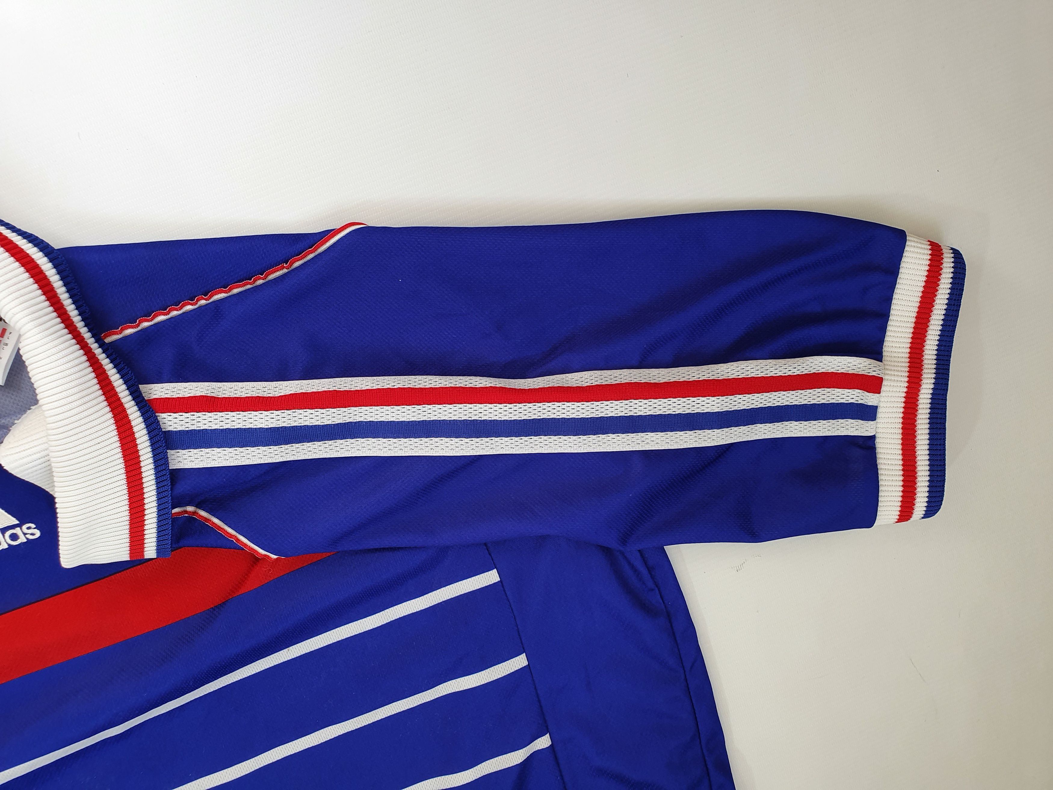 Adidas Official France Team Adidas Vintage Sport Tee shirt Size US L / EU 52-54 / 3 - 8 Thumbnail