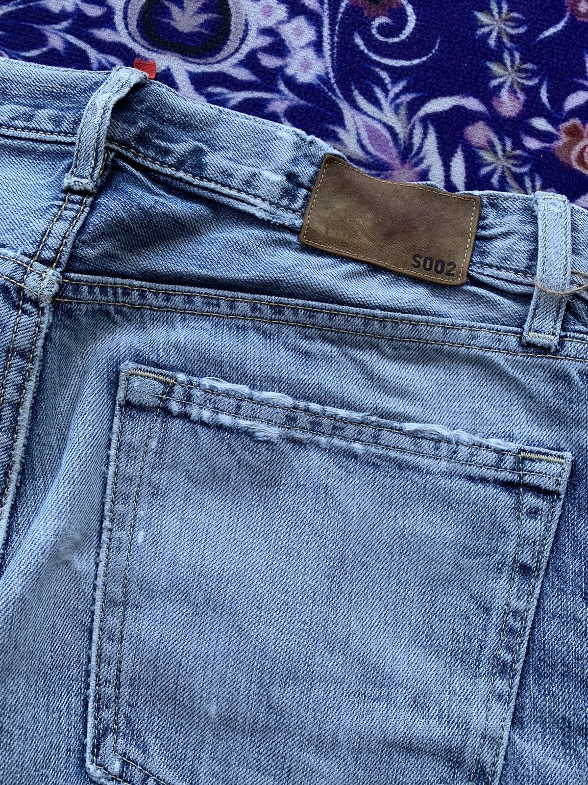 Japanese Brand Uniqlo UJ Faded Wash Denim Size US 33 - 11 Thumbnail