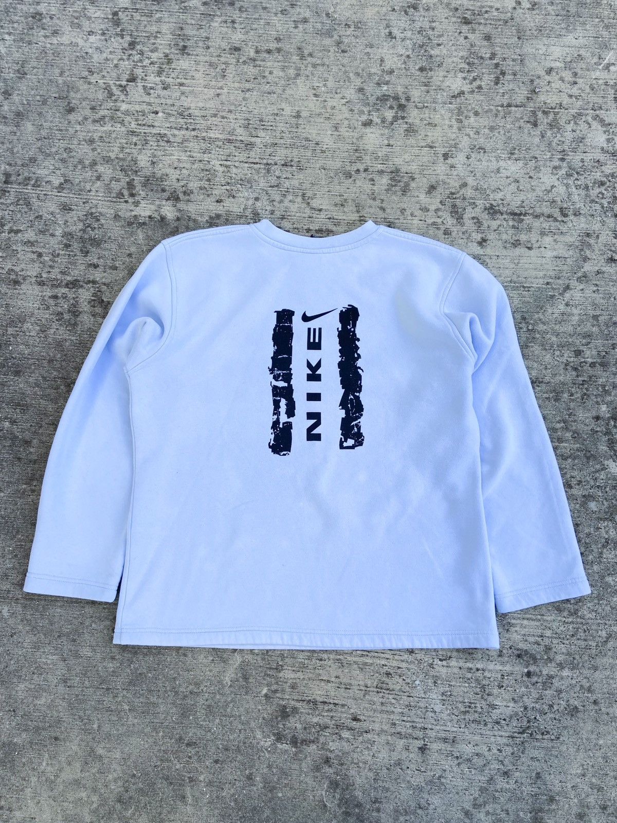 Nike Nike vintage sweatshirt size L Size US L / EU 52-54 / 3 - 2 Thumbnail