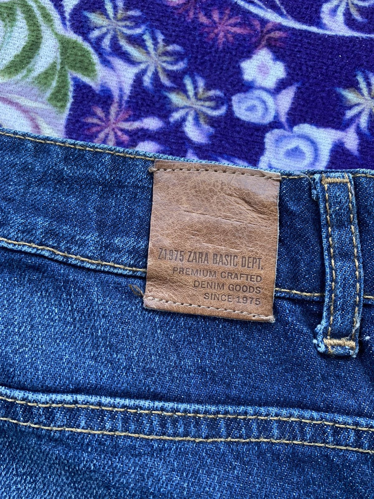 Designer Zara Faded Wash Denim Size US 33 - 13 Thumbnail