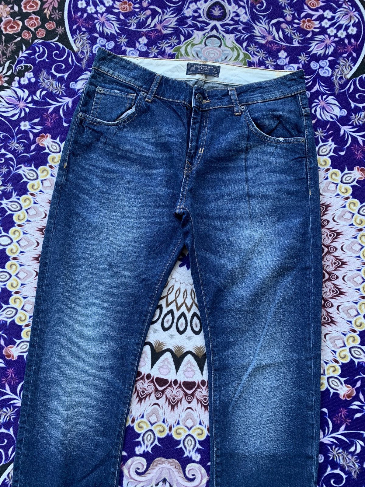 Designer Zara Faded Wash Denim Size US 33 - 4 Thumbnail