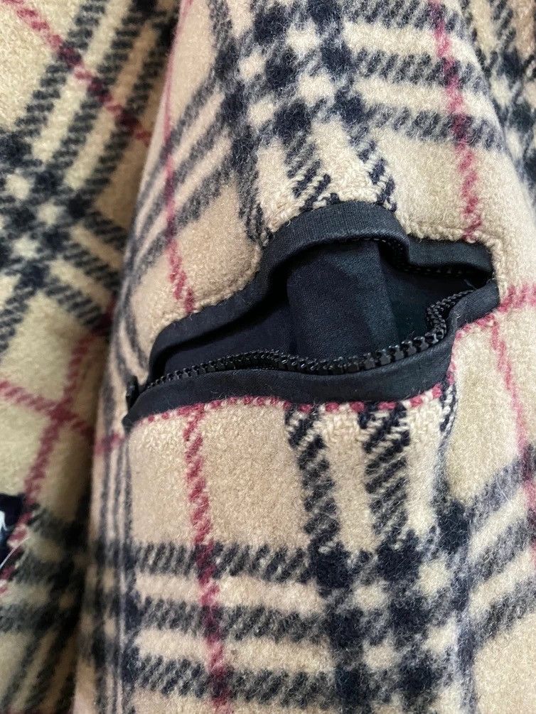 Burberry × Vintage SUN FADDED VINTAGE BURBERRY LONDON DISTRESSED JACKET Size US M / EU 48-50 / 2 - 13 Thumbnail
