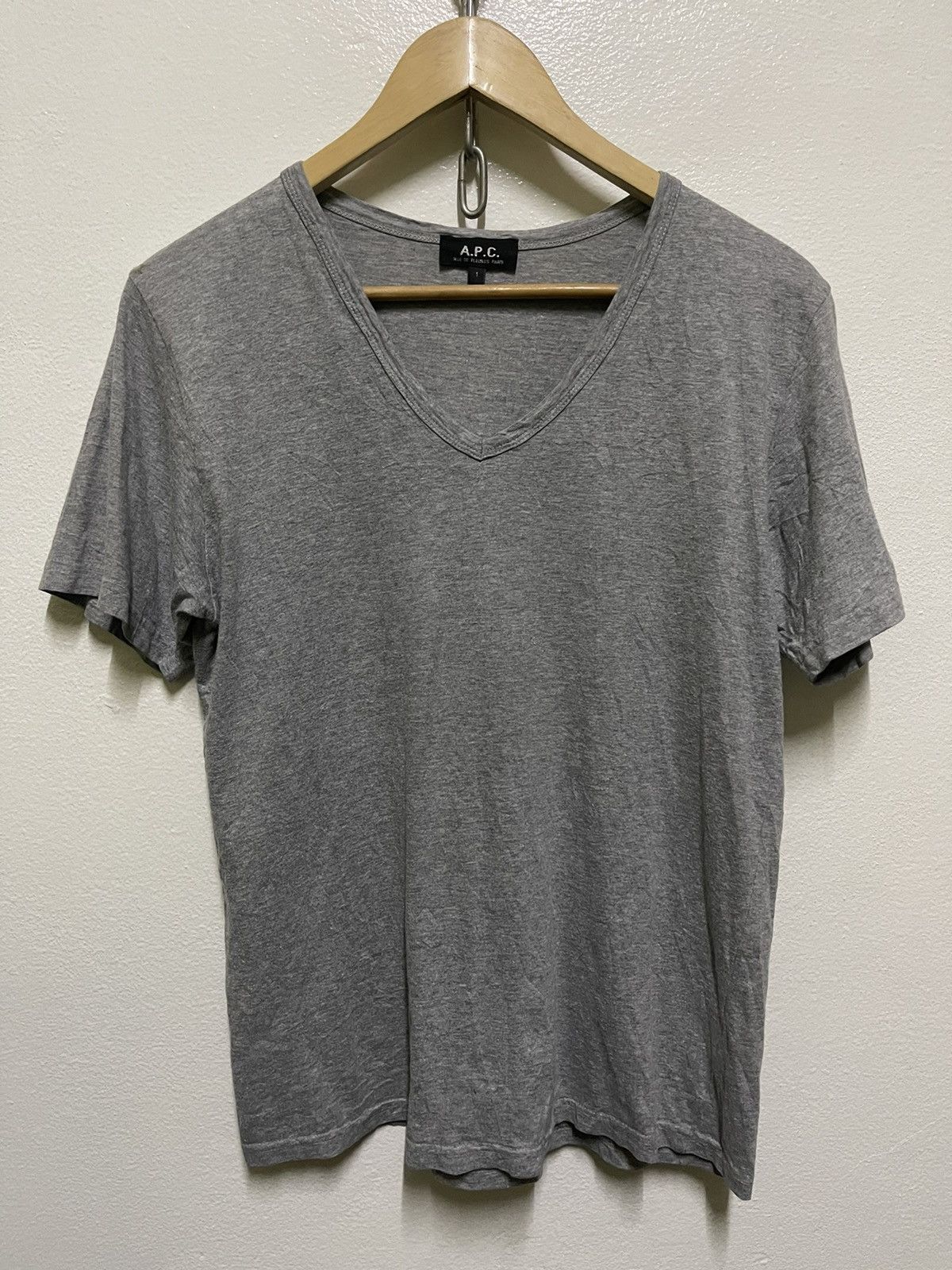 A.P.C. Plain V Neck T Shirt Size US S / EU 44-46 / 1 - 1 Thumbnail