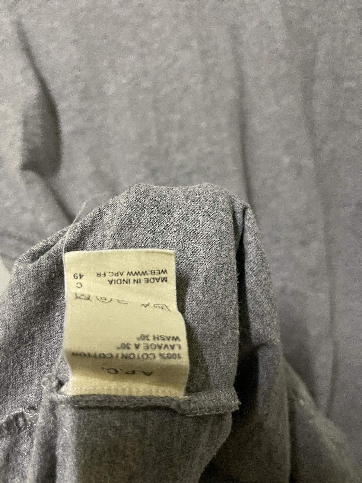 A.P.C. Plain V Neck T Shirt Size US S / EU 44-46 / 1 - 8 Thumbnail