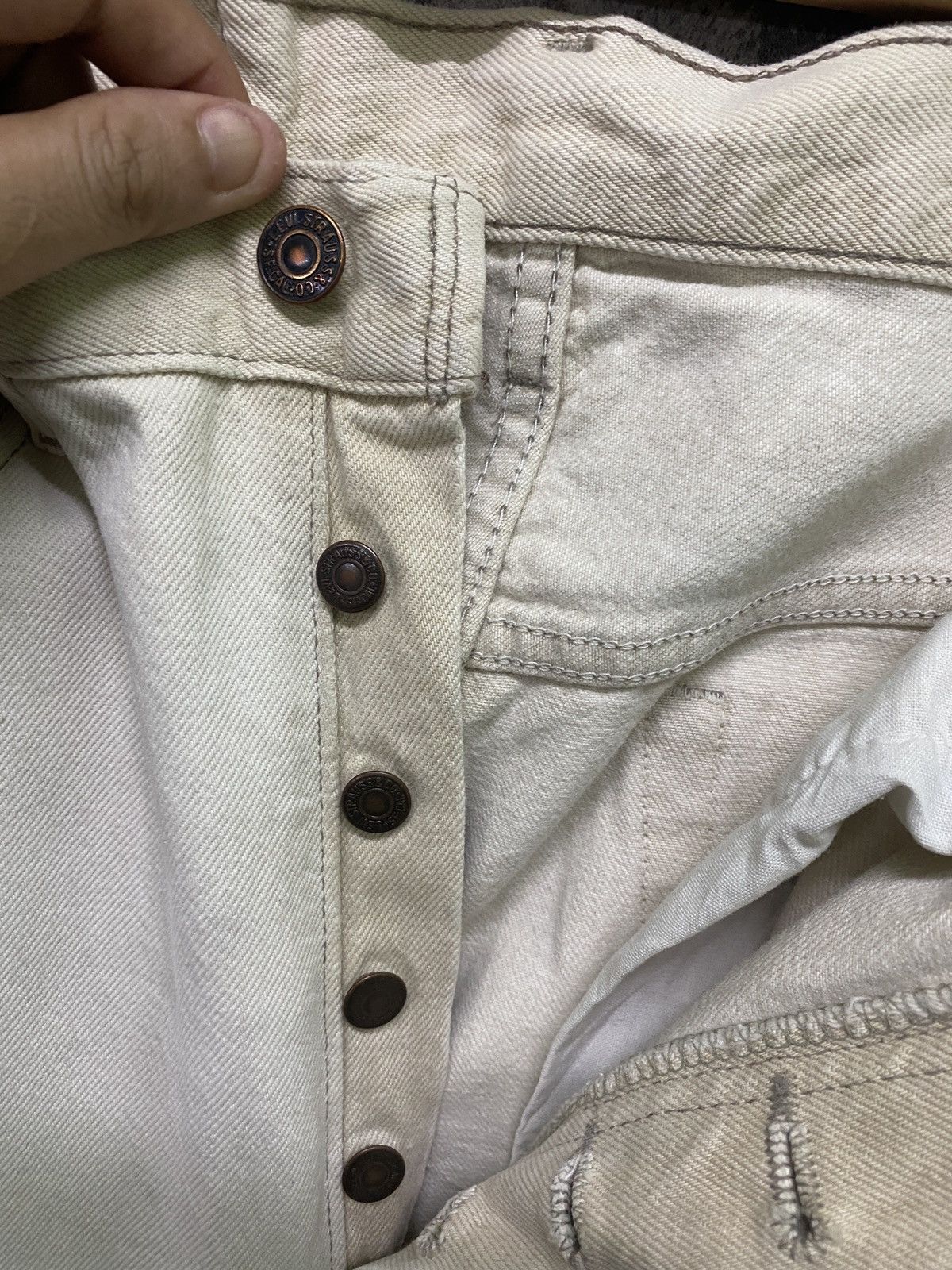 Levi's × Vintage Vintage 90s LEVIS 501 Dirty White Denim- L60 Size US 32 / EU 48 - 20 Thumbnail