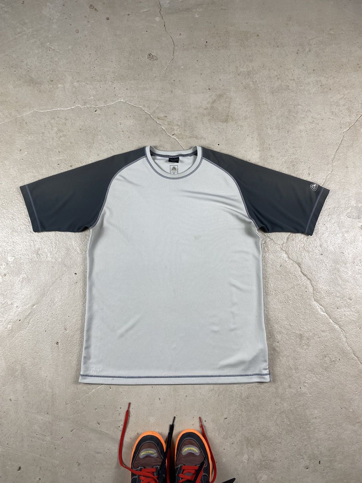 Nike ACG 90’s Vintage Nike ACG Tee Shirt Dry Fit Y2K Hype Size US L / EU 52-54 / 3 - 1 Thumbnail