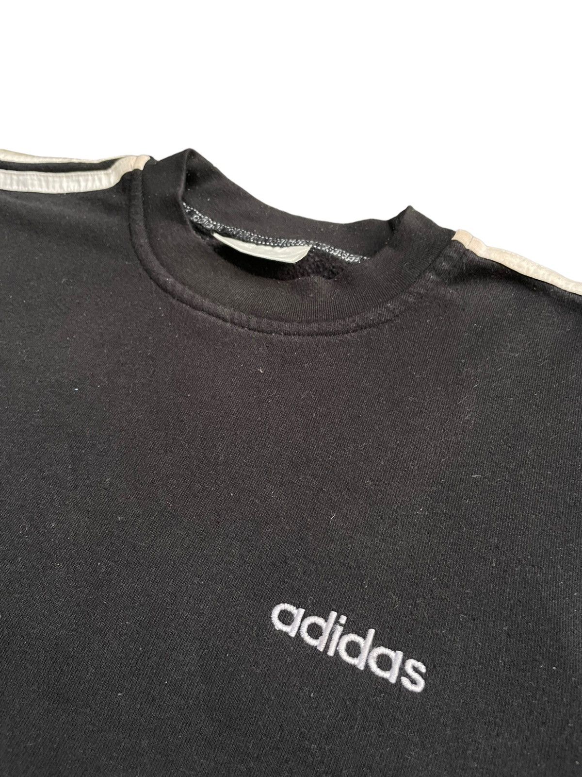 Adidas Vintage Adidas Crewneck Size US M / EU 48-50 / 2 - 5 Thumbnail