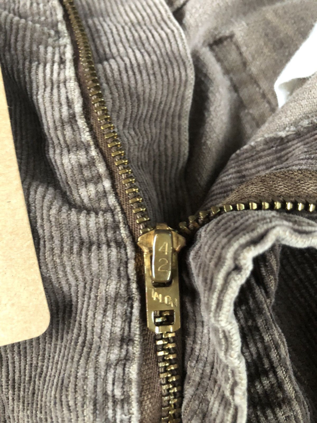 If Six Was Nine Vintage 80’s Levi’s Corduroy Flared Jeans 517 Size US 31 - 14 Thumbnail