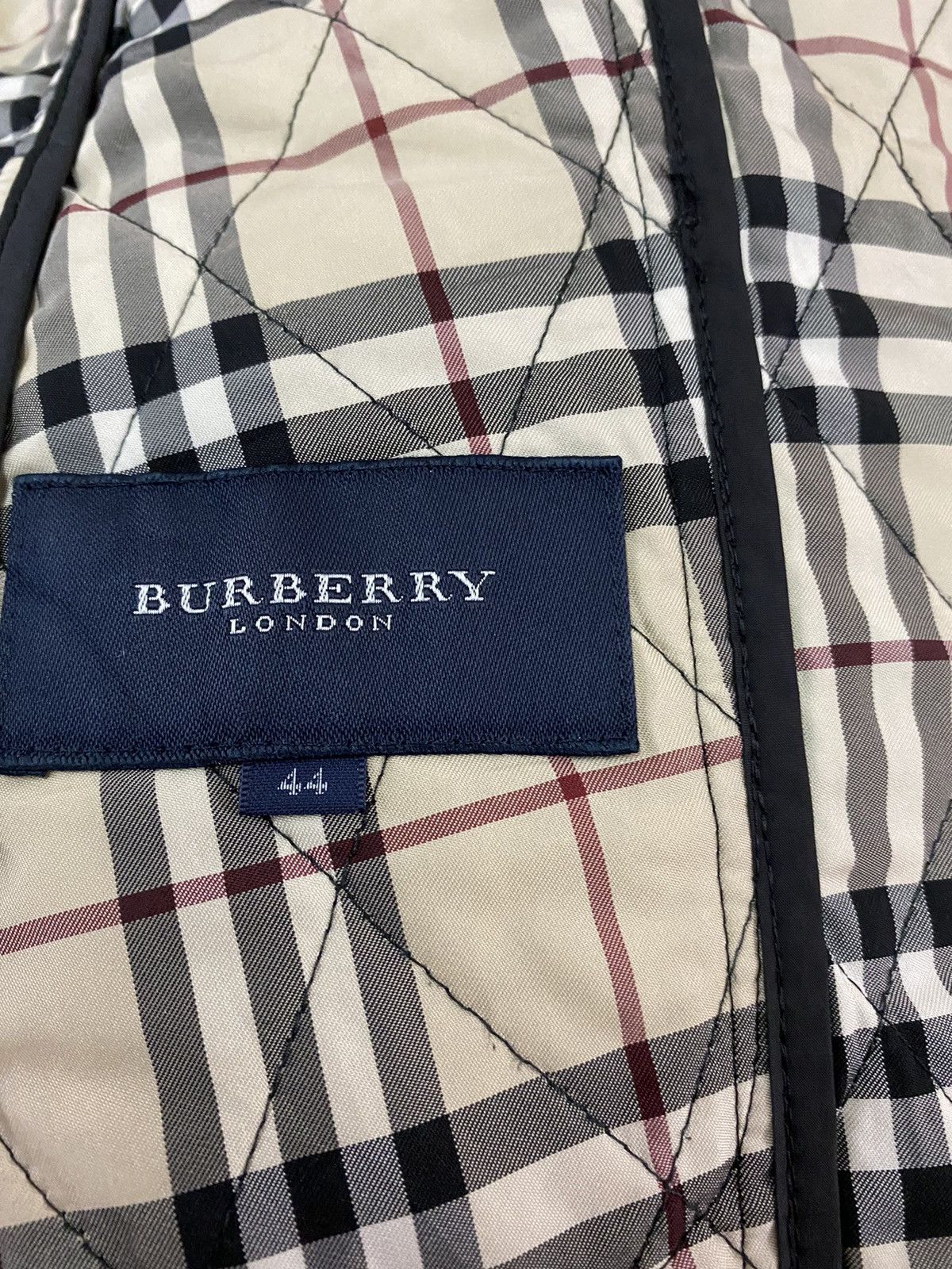 Burberry BURBERRY LONDON LIGHT PUFFER VEST Size US M / EU 48-50 / 2 - 8 Thumbnail
