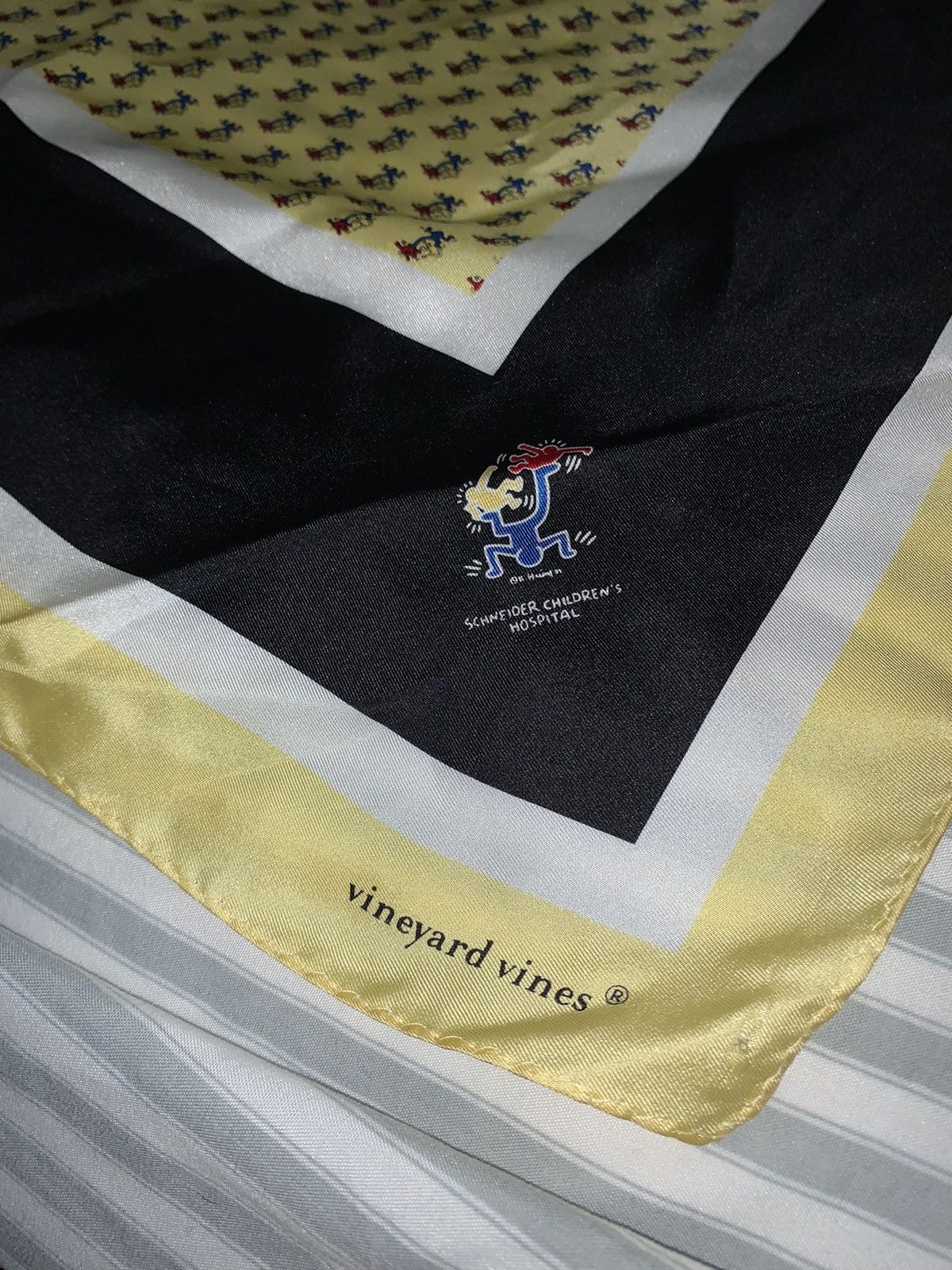 Keith Haring × Schneiders × Vineyard Vines Keith Haring Vineyard Vines Scarf Schneider’s Children Hospi Size ONE SIZE - 1 Thumbnail