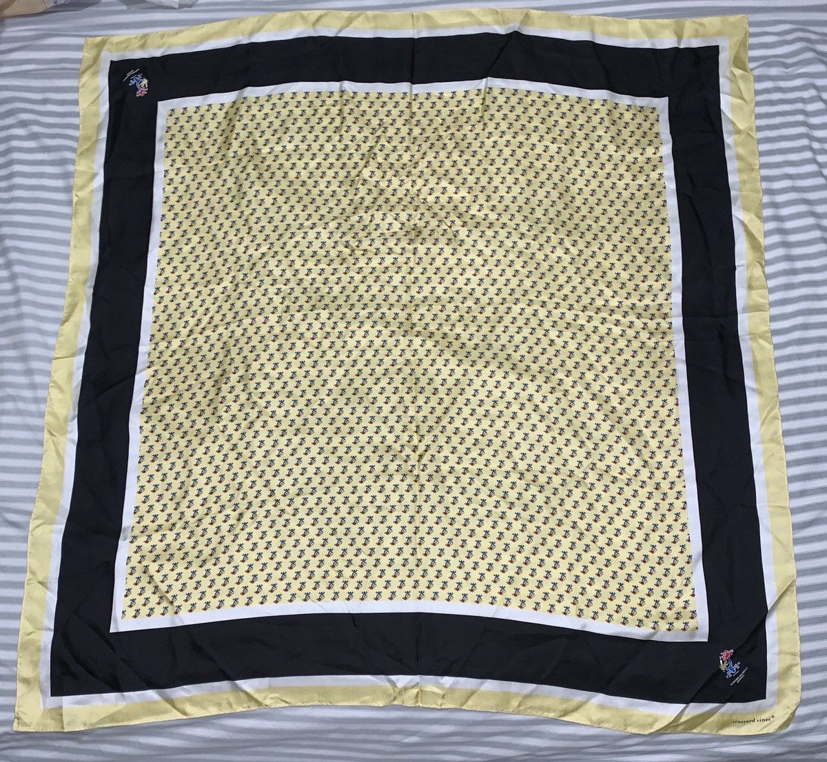 Keith Haring × Schneiders × Vineyard Vines Keith Haring Vineyard Vines Scarf Schneider’s Children Hospi Size ONE SIZE - 4 Thumbnail