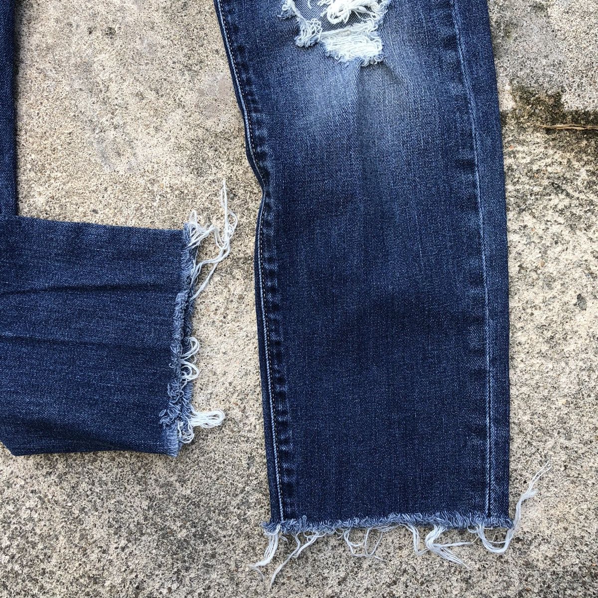 H&M 🔥Thrash🔥H&M Stoned Wash Rips Distress Skinny Denim Jeans Size US 30 / EU 46 - 7 Thumbnail