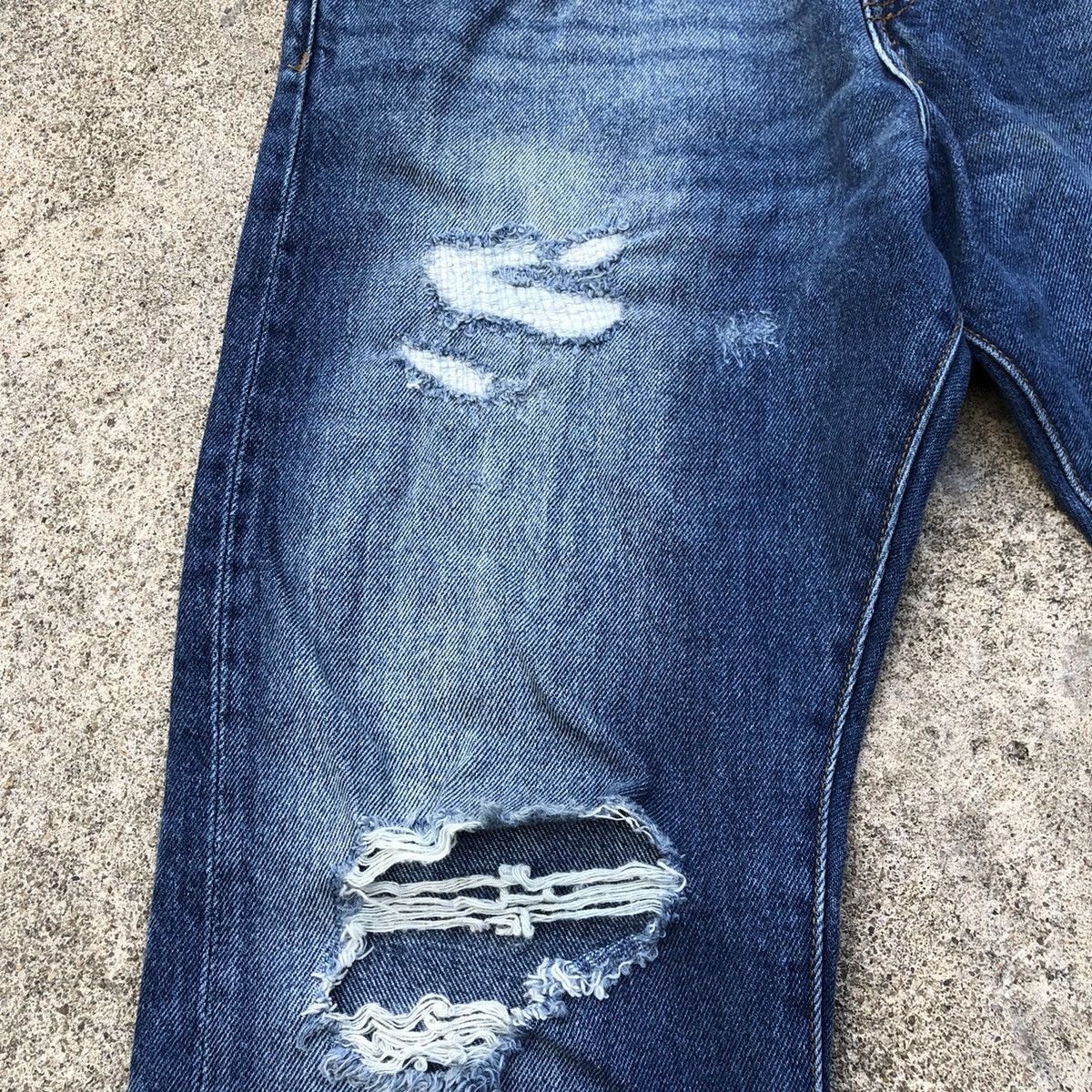 H&M 🔥Thrash🔥H&M Thrash Rips Stone Wash Slim Denim Jeans Size US 32 / EU 48 - 10 Thumbnail