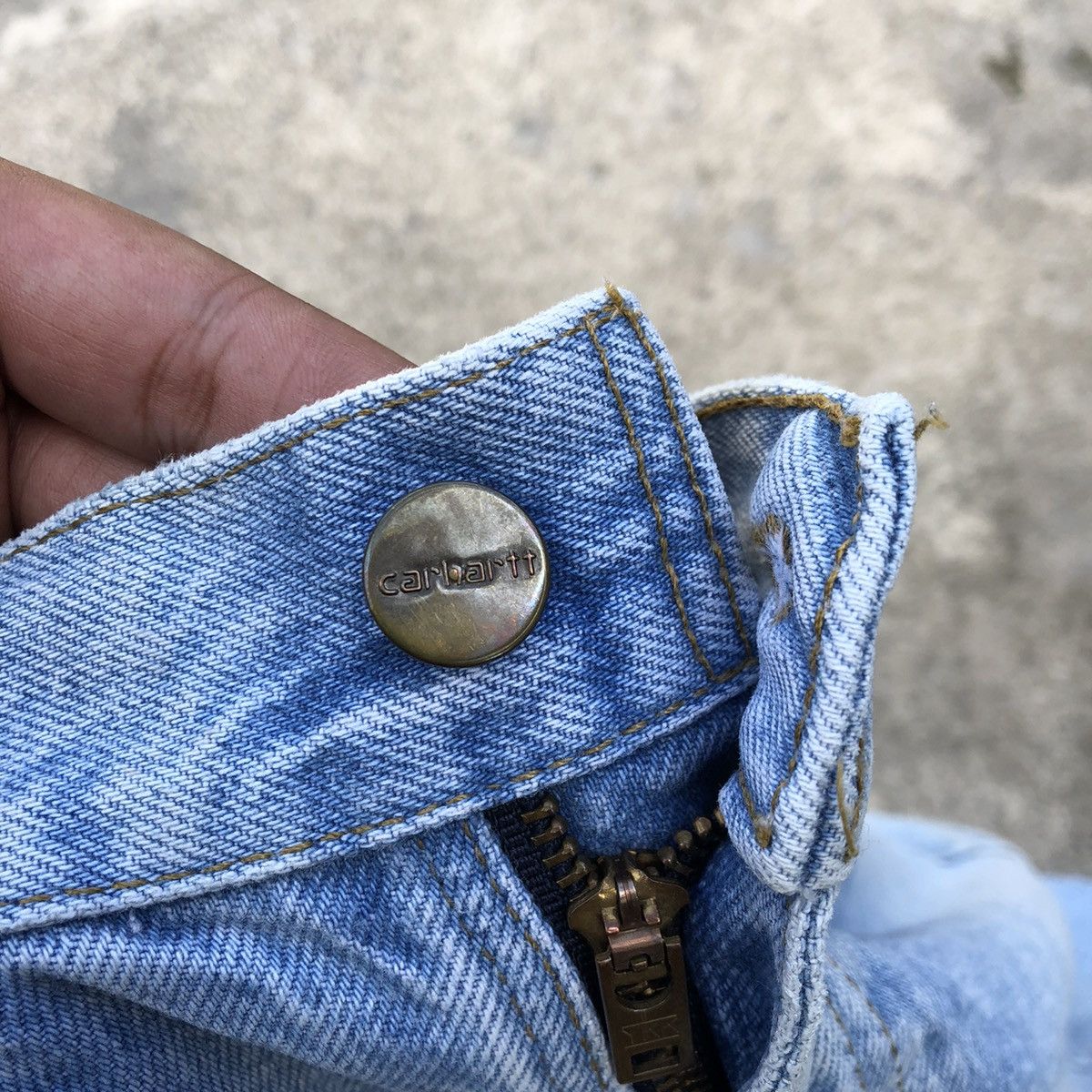 Carhartt 🔥Rare🔥Vintage Carhatt Stoned Wash Rips Denim Jeans Size US 33 - 15 Thumbnail