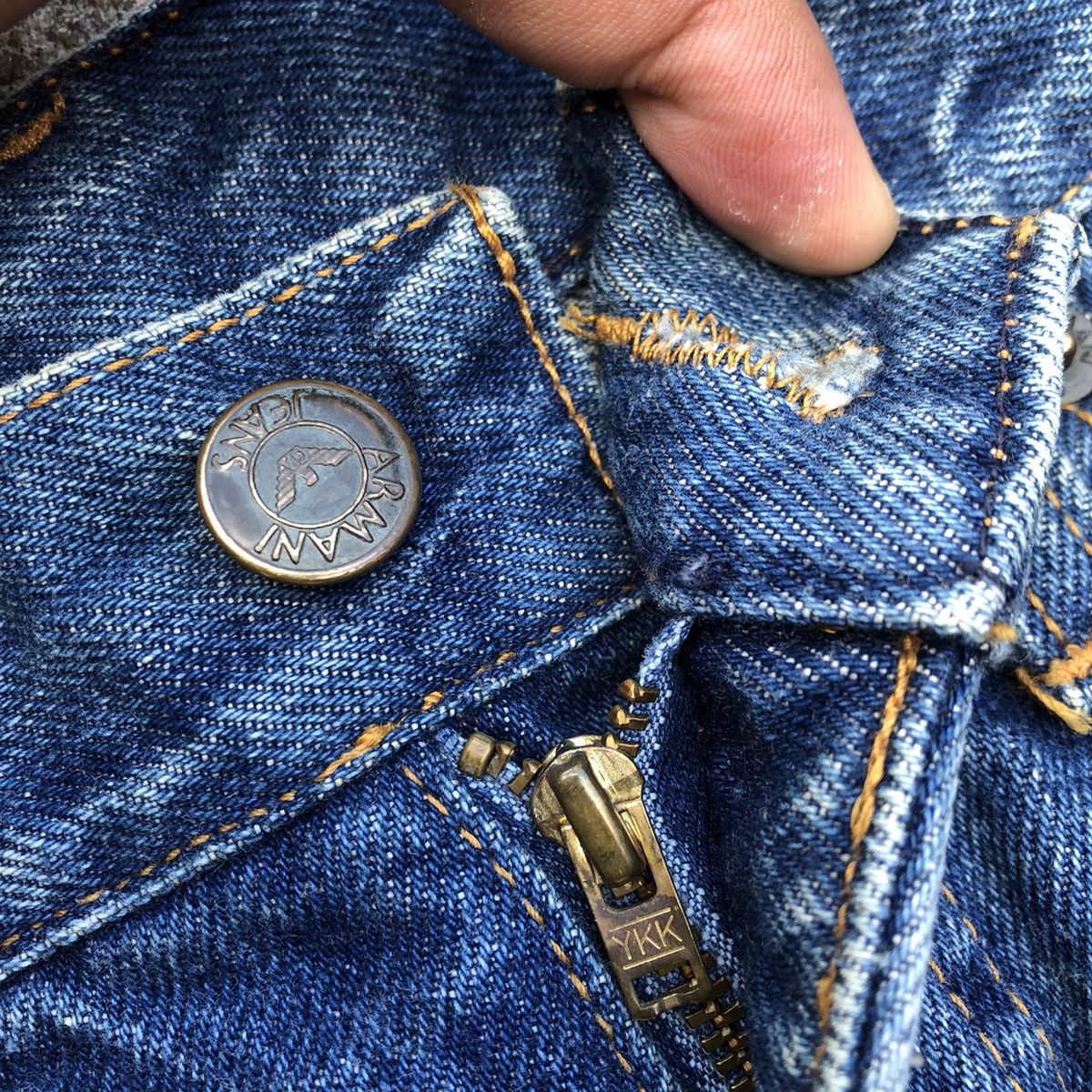Armani × Giorgio Armani 🔥Rare🔥Giorgio Armani Jeans Stoned Wash Rips Denim Jeans Size US 32 / EU 48 - 15 Thumbnail