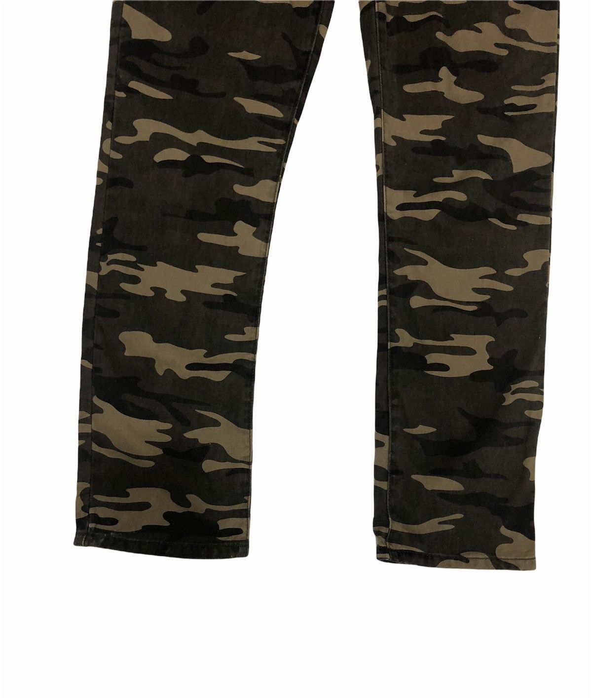 Forever 21 Forever 21 Men's Camouflage Overalls - Size Small Size US 33 - 9 Thumbnail