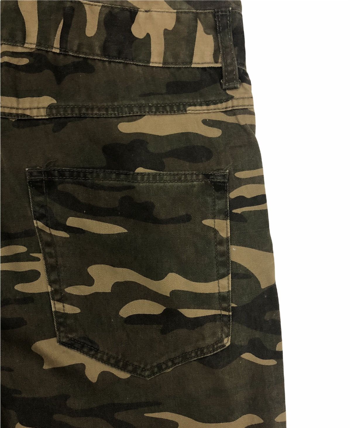 Forever 21 Forever 21 Men's Camouflage Overalls - Size Small Size US 33 - 7 Thumbnail