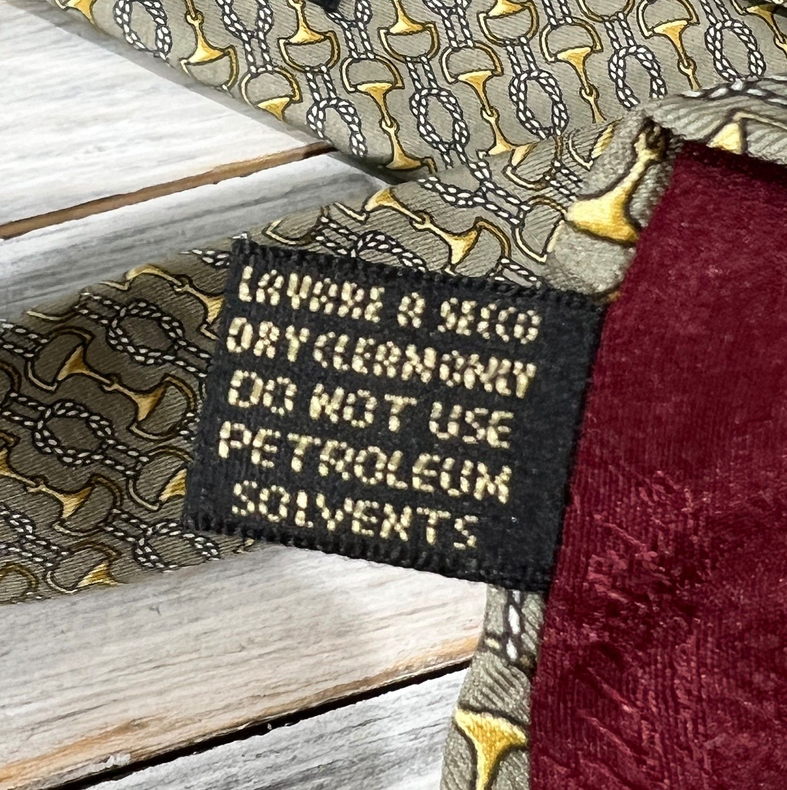 Gucci Gucci 100% Silk Tie Italy All Over Print Graphic Very Rare Size ONE SIZE - 8 Thumbnail
