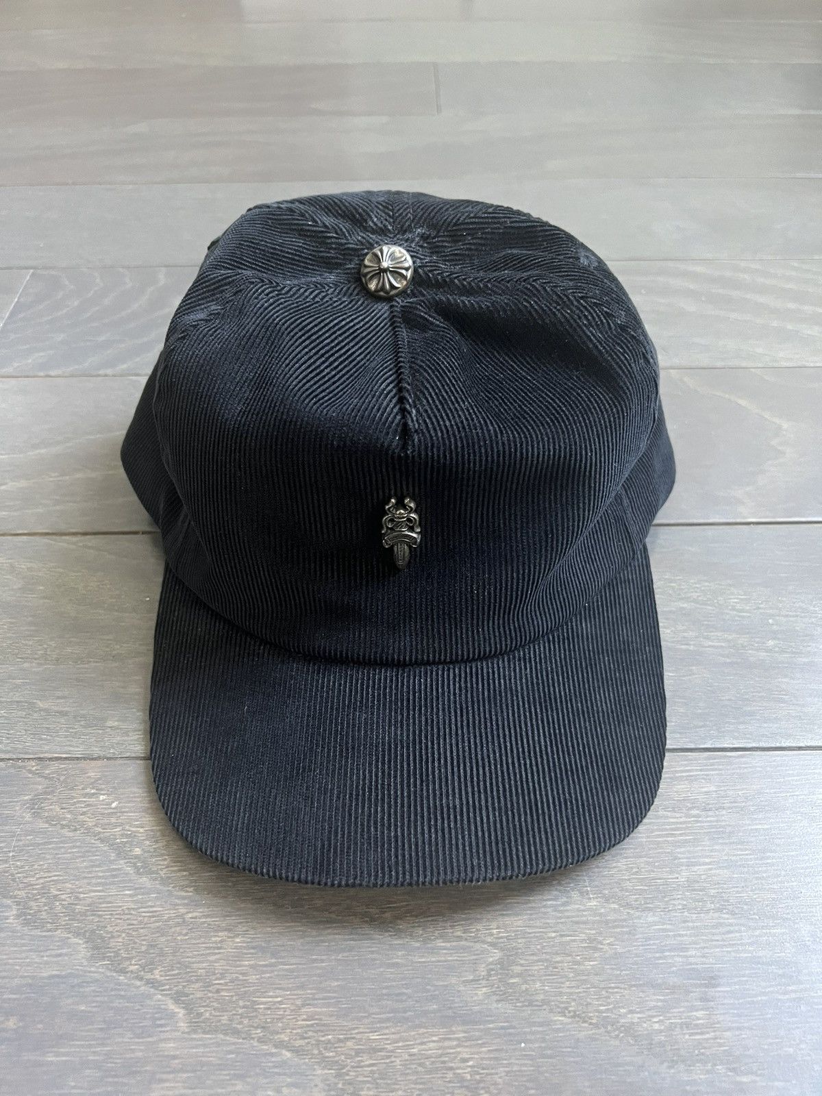 CHROME HEARTS CORDUROY DAGGER LOGO HAT – OBTAIND