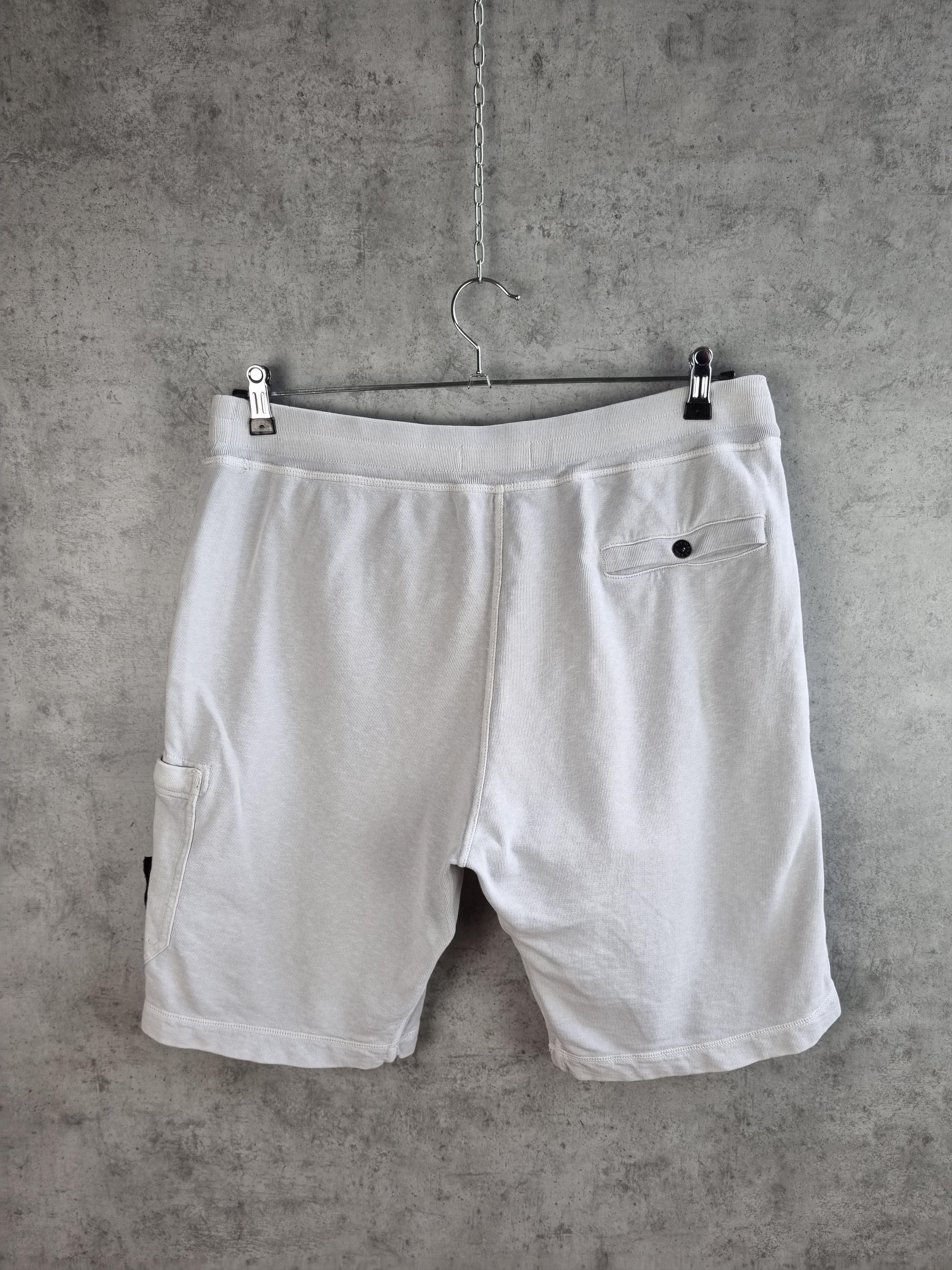 Stone Island STONE ISLAND Patch Shorts in rare size Size US 33 - 4 Thumbnail