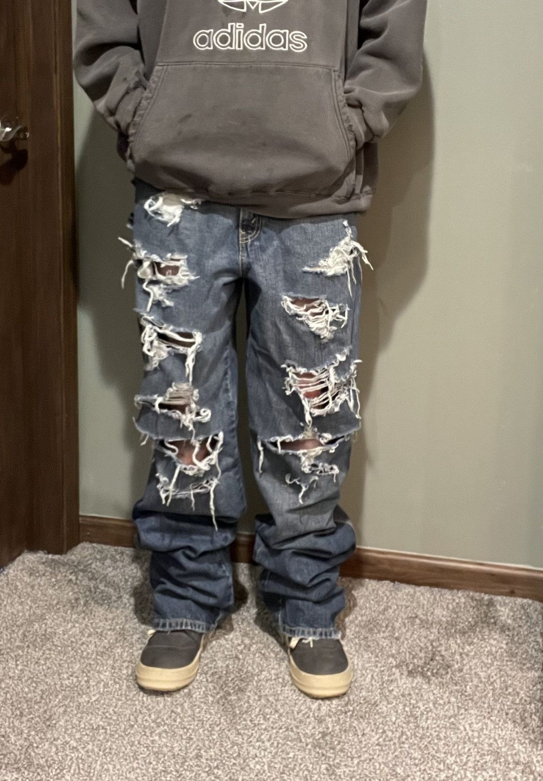 SilverTab Levi’s Distressed Carpenter Pants 32x38