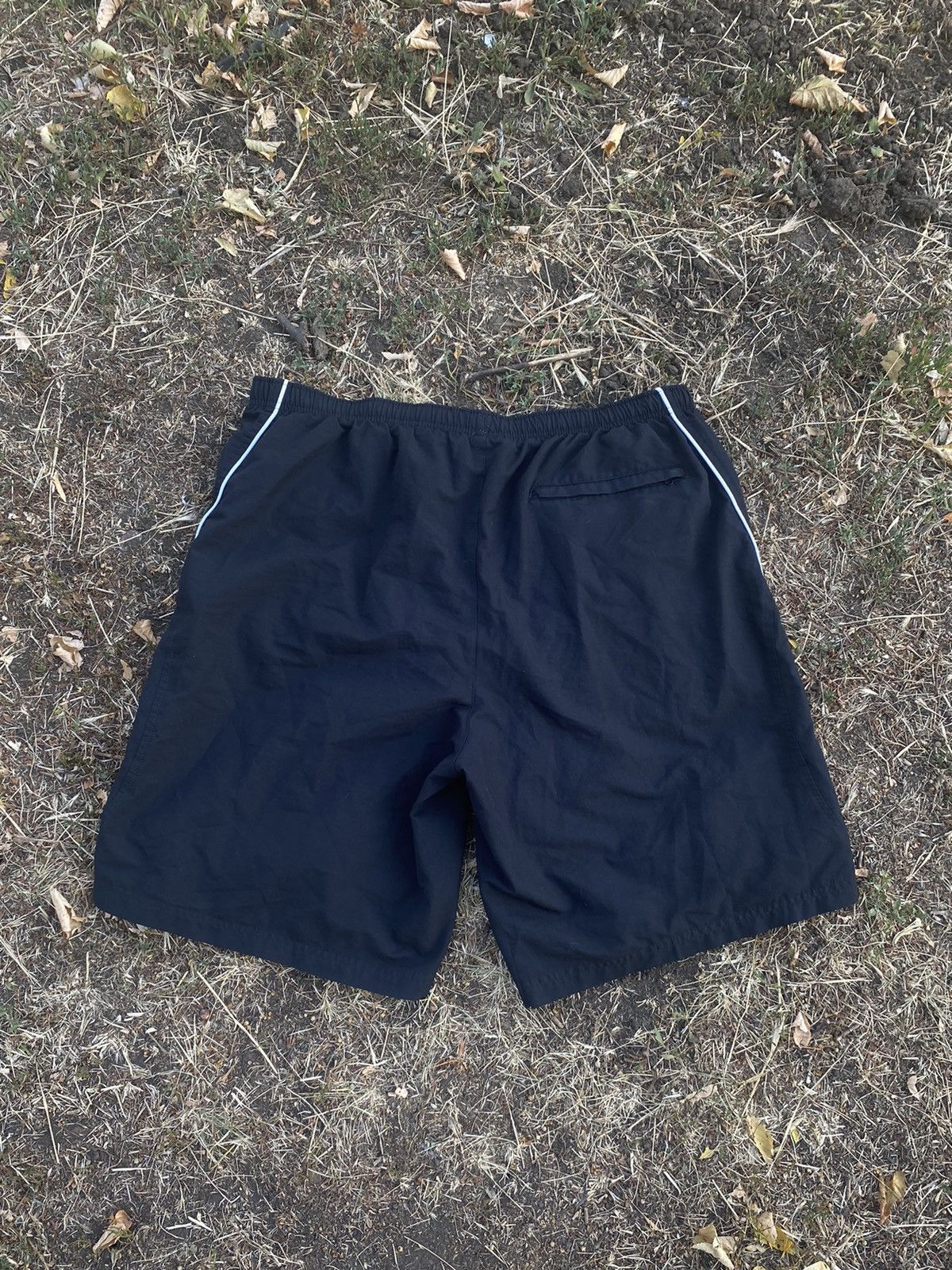 Nike Vintage Nike shorts streetwear swoosh casual y2k size XXL Size US 38 / EU 54 - 3 Thumbnail