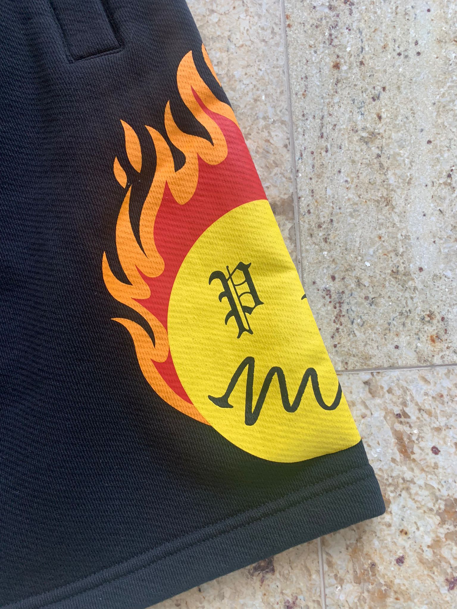 Palm Angels Burning Head Sweat Shorts in Black Size US 36 / EU 52 - 10 Thumbnail