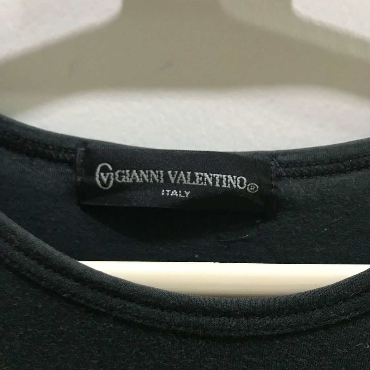 Gianni Valentino × Japanese Brand × Vintage GIANNI VALENTINO ITALY Tee Size S Size US S / EU 44-46 / 1 - 4 Thumbnail