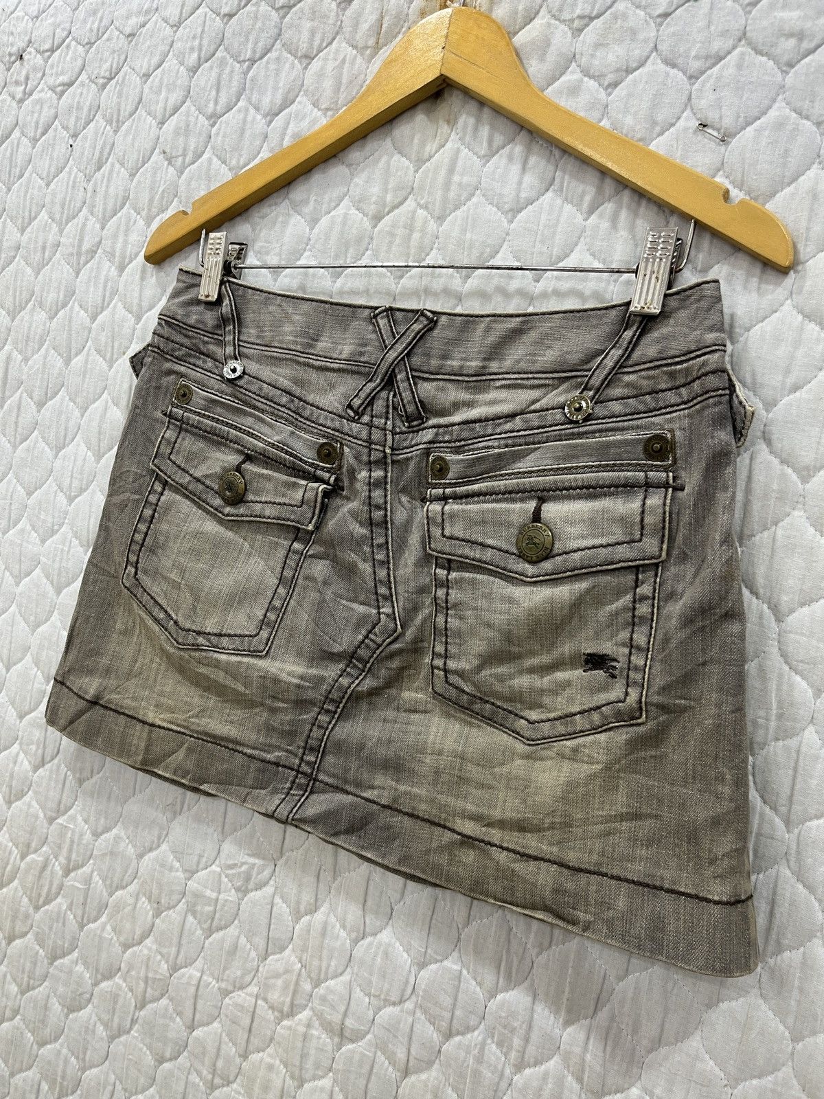 Burberry (Fff). BURBERRYS BLUE LABEL HYPEBEAST DENIM SKIRTS Size 30" / US 8 / IT 44 - 6 Thumbnail