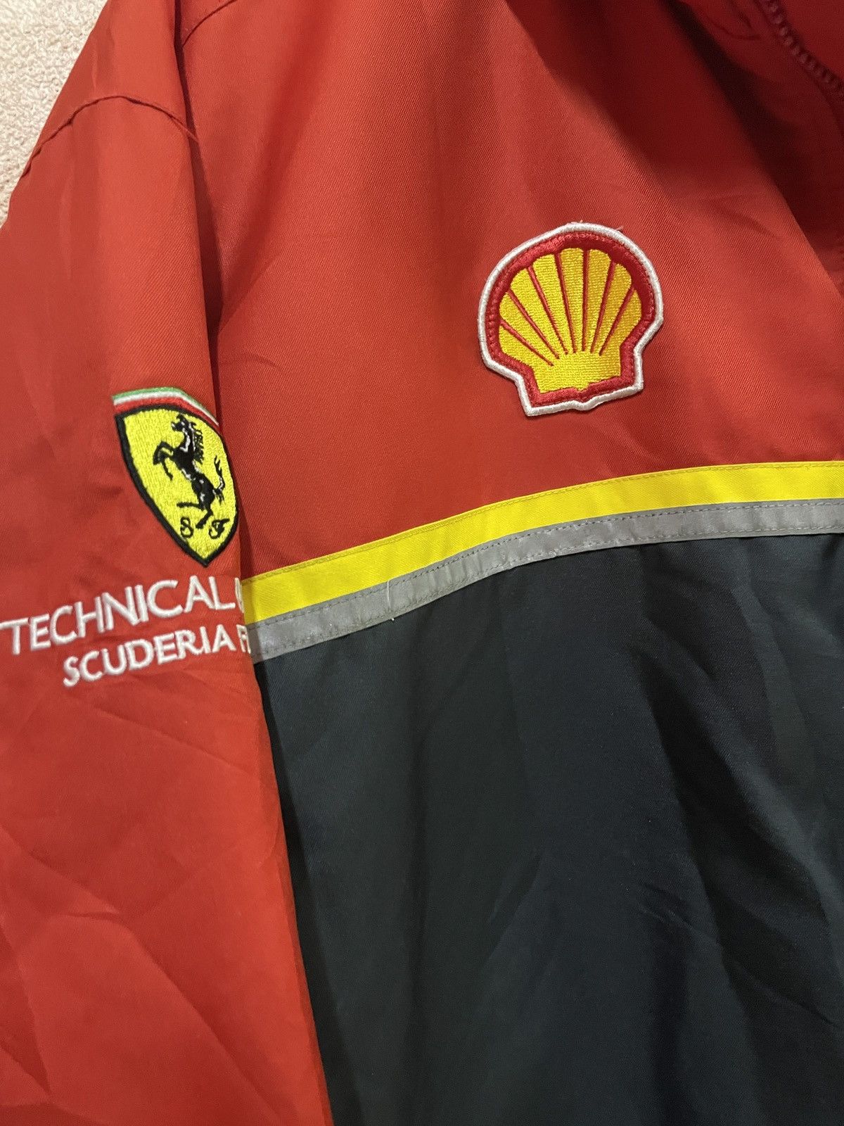 Ferrari Shell Helix Scuderia technical Ferrari Jacket Not for sale Size US XL / EU 56 / 4 - 5 Thumbnail