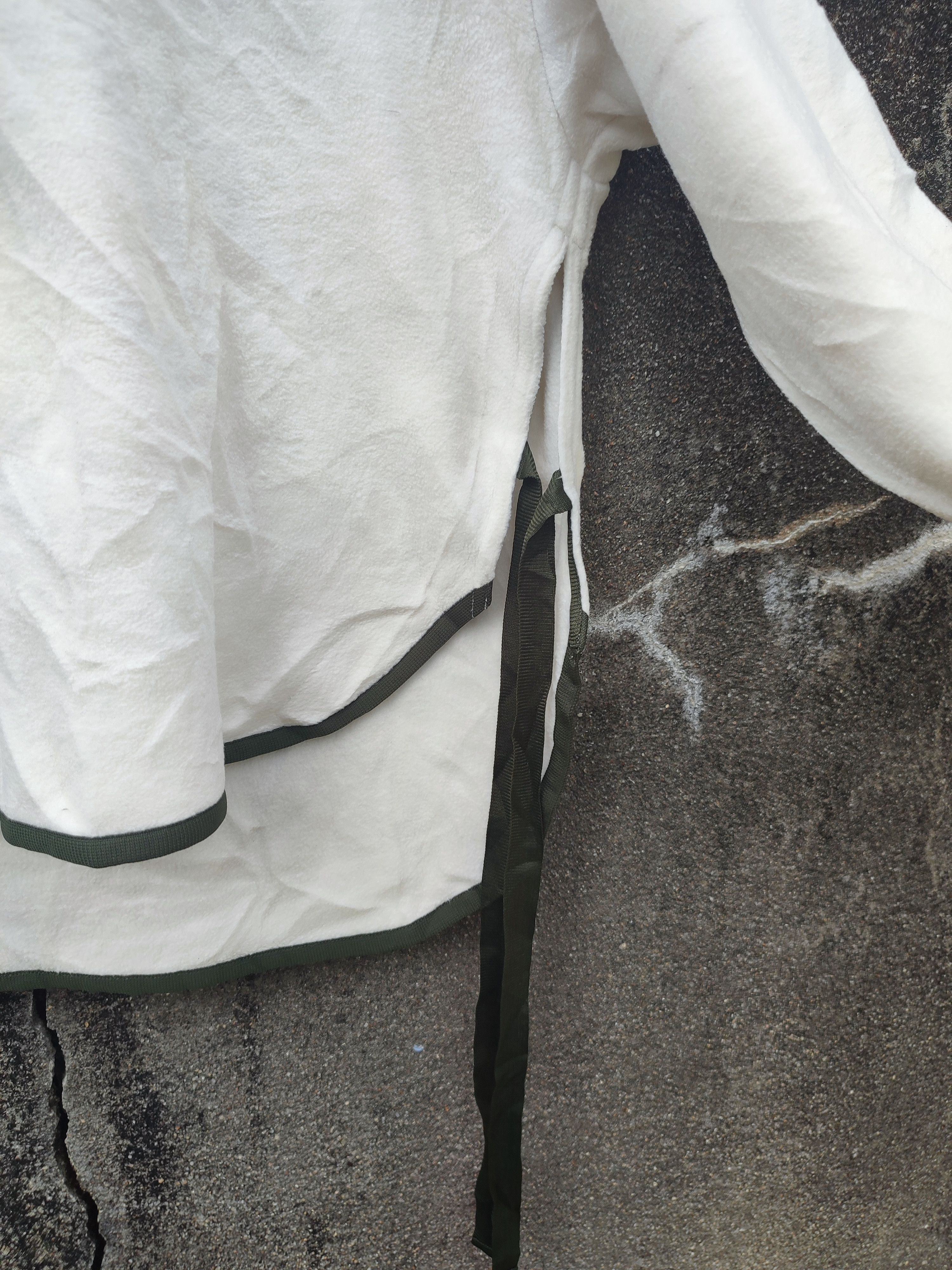 Uniqlo × White Mountaineering UNIQLO x White Mountaineering Fleece Pullover – Off-White Size US M / EU 48-50 / 2 - 6 Thumbnail